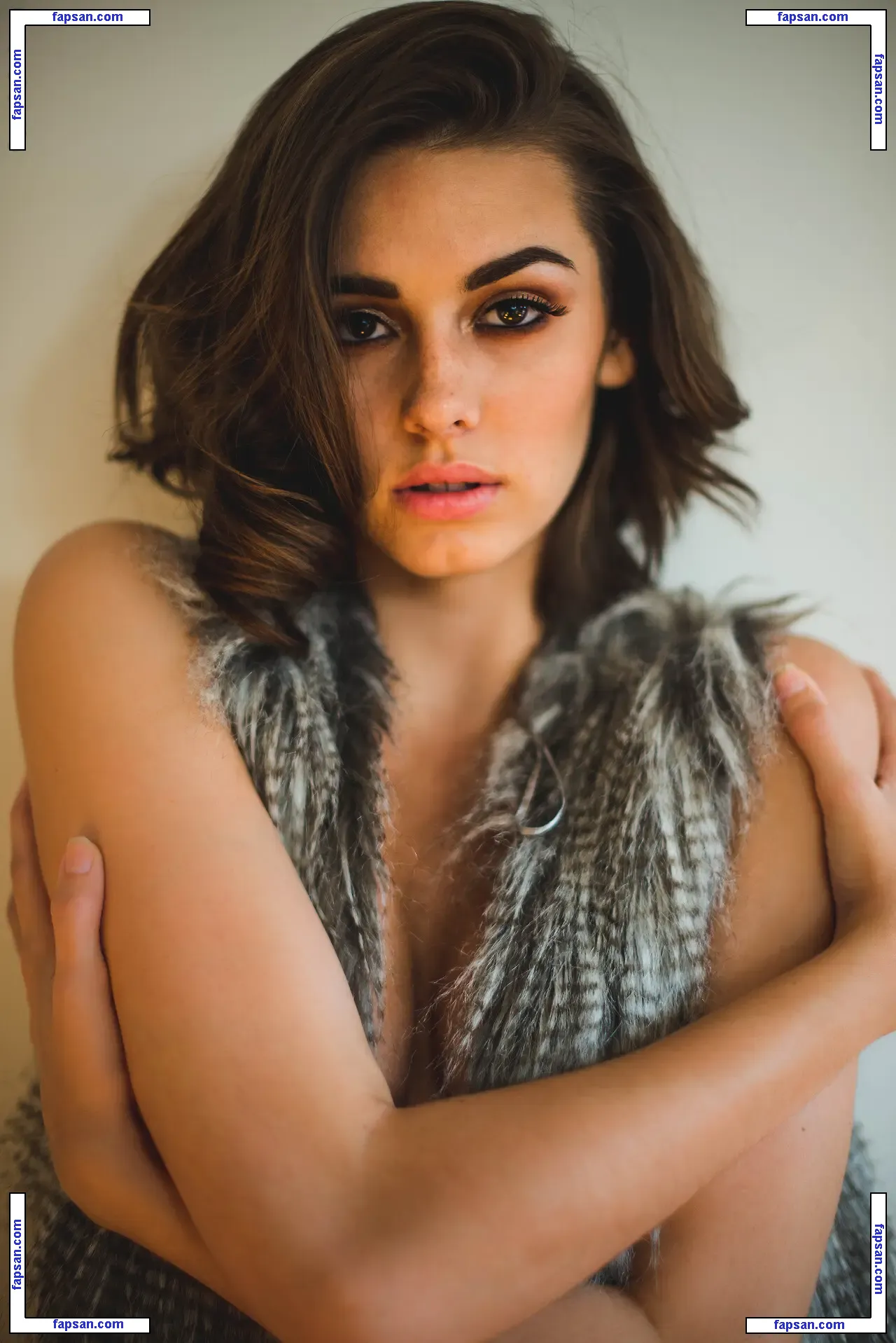 Victoria Toland голая фото #0001 с Онлифанс