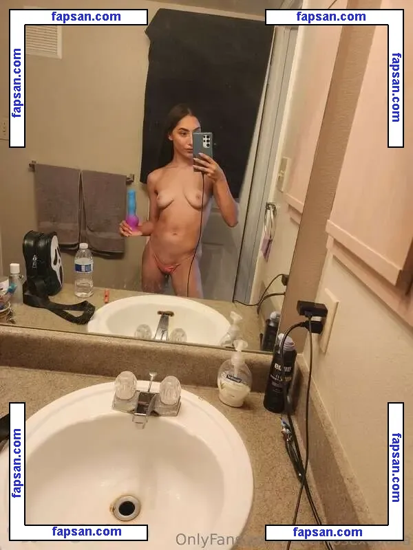 Victoria Zarate nude photo #0001 from OnlyFans