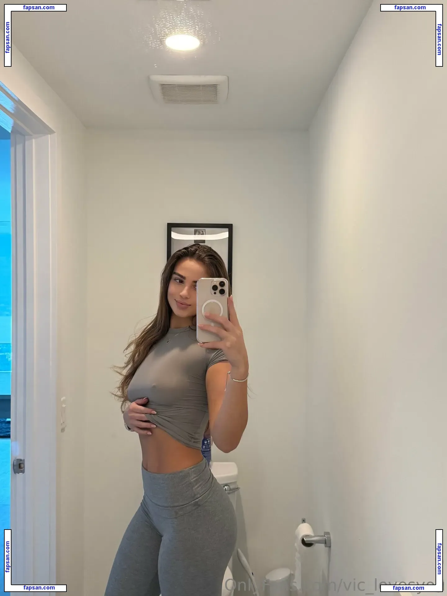 victoriacox nude photo #0021 from OnlyFans