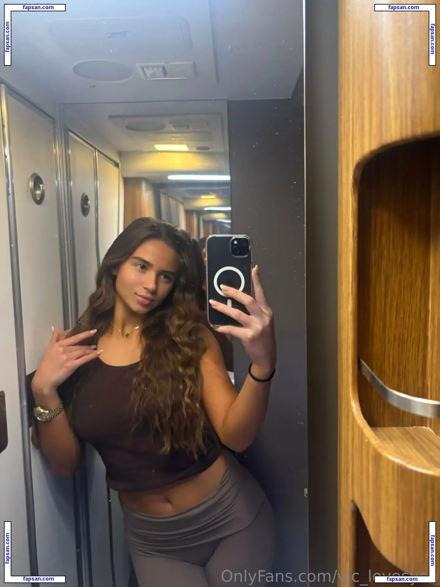 victoriacox nude photo #0023 from OnlyFans