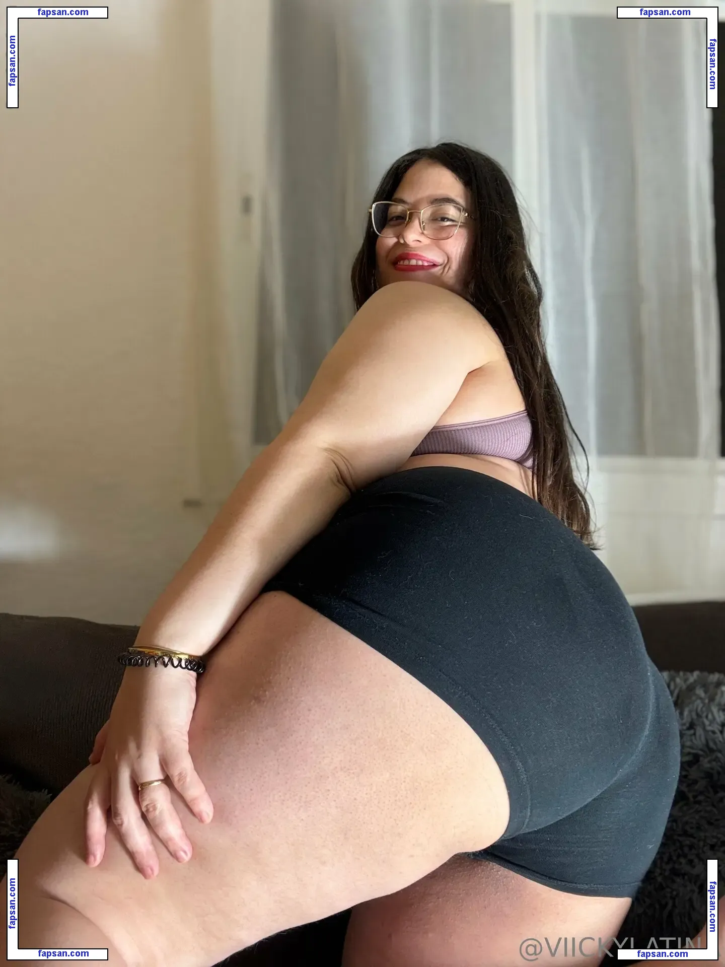 viickylatina nude photo #0005 from OnlyFans