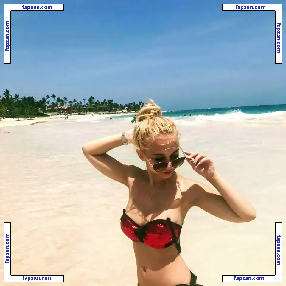 vikiwaitingforyou голая фото #0001 с Онлифанс