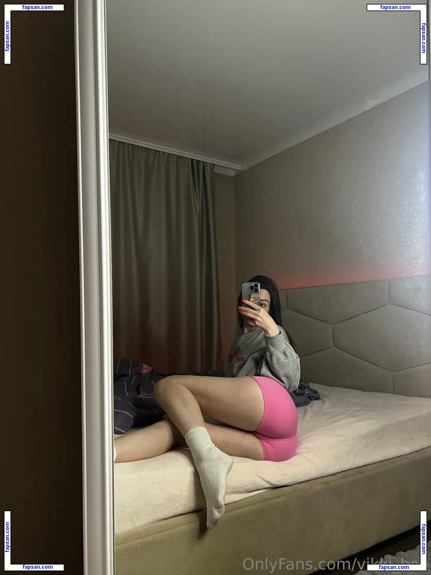 vikki_boo nude photo #0003 from OnlyFans