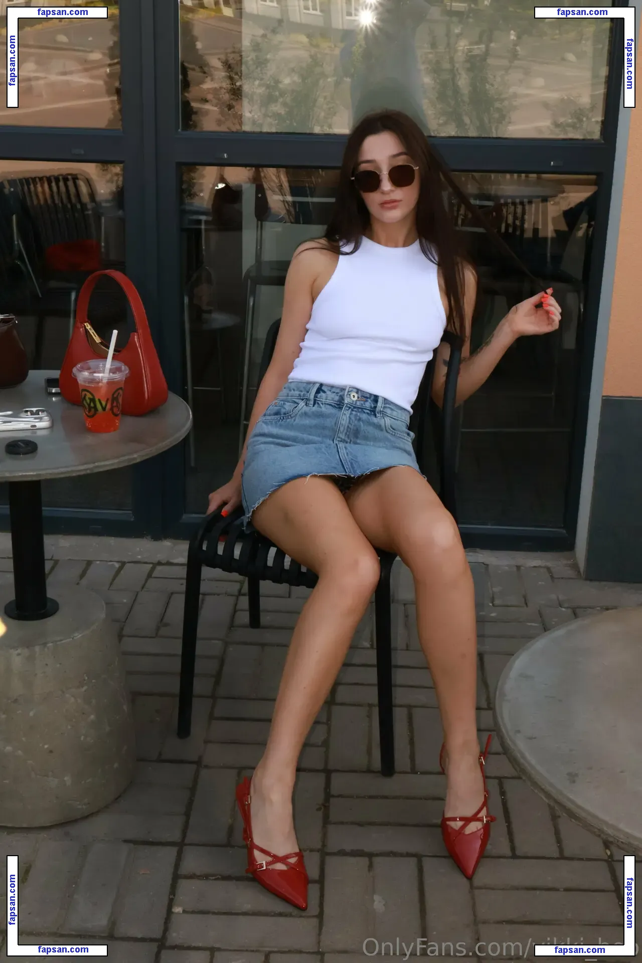 vikki_boo nude photo #0004 from OnlyFans