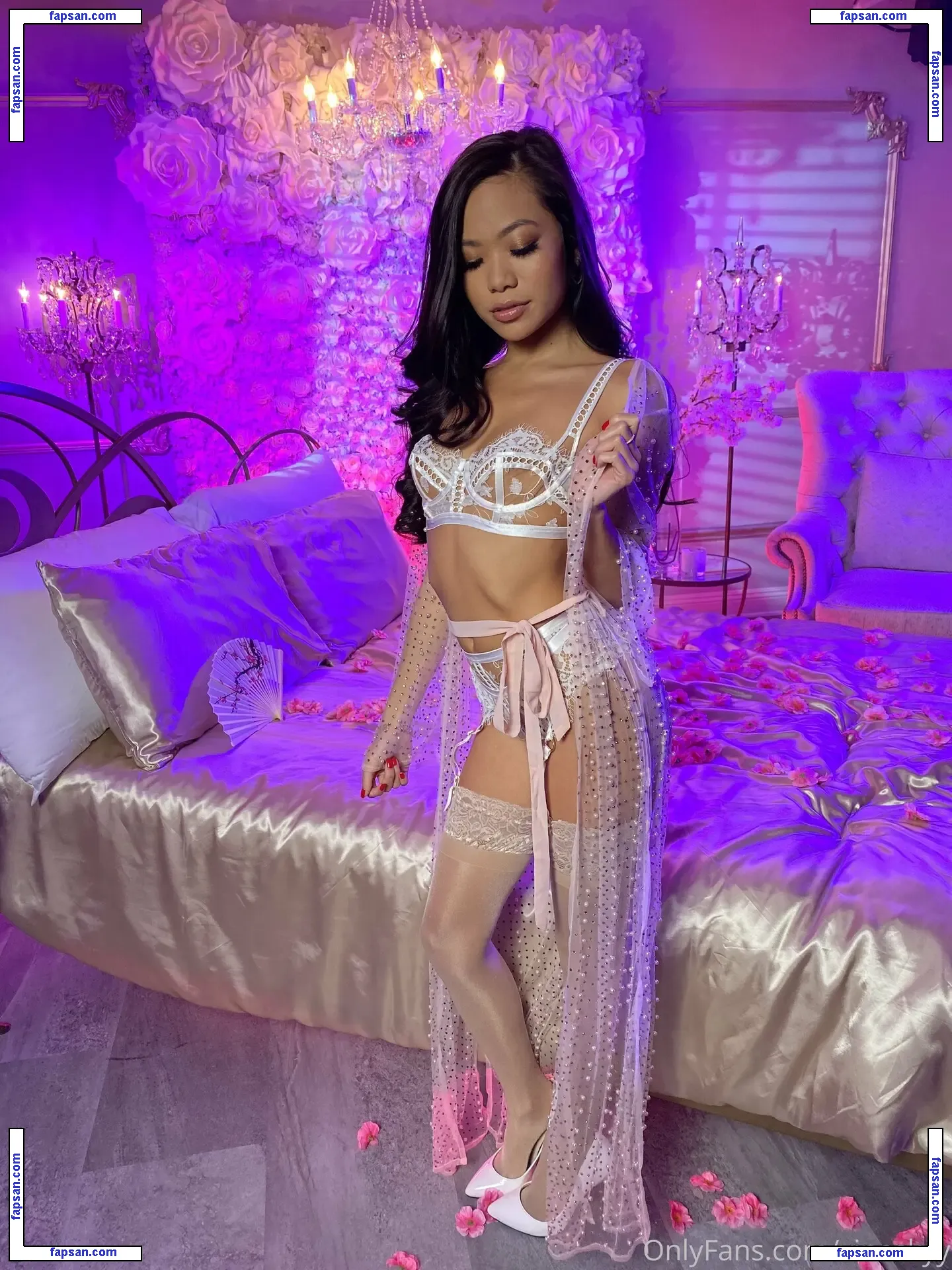 Vina Sky nude photo #0214 from OnlyFans