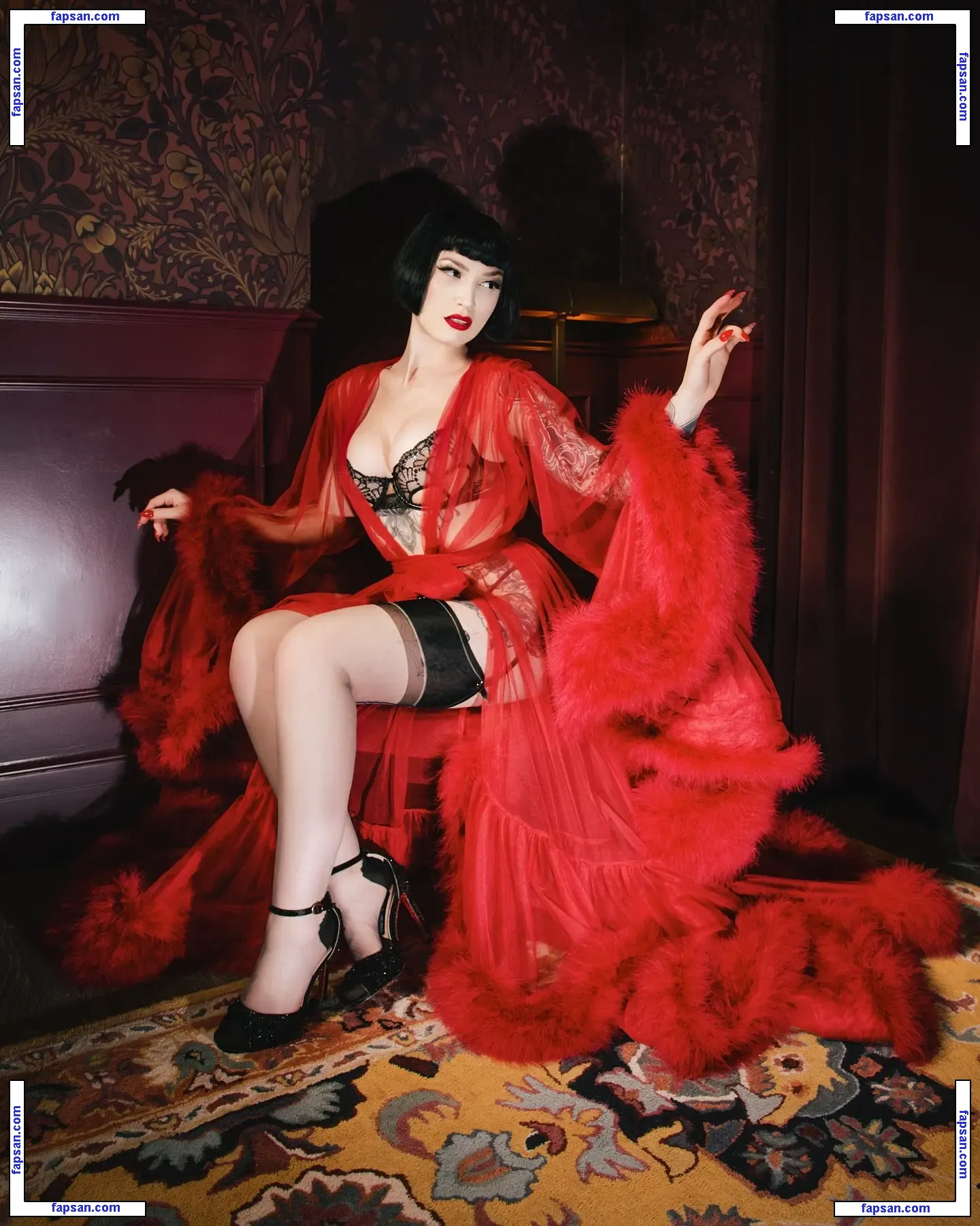 Vintage nude photo #0004 from OnlyFans