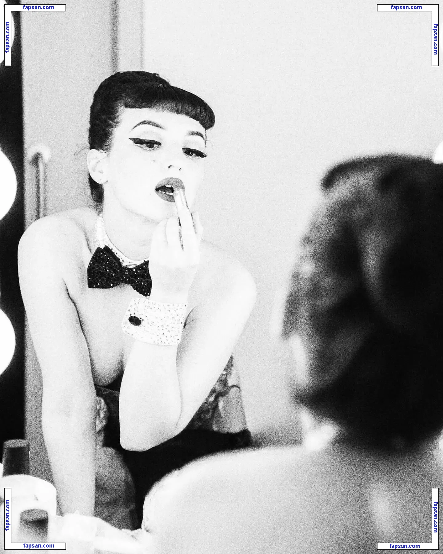 Vintage nude photo #0027 from OnlyFans