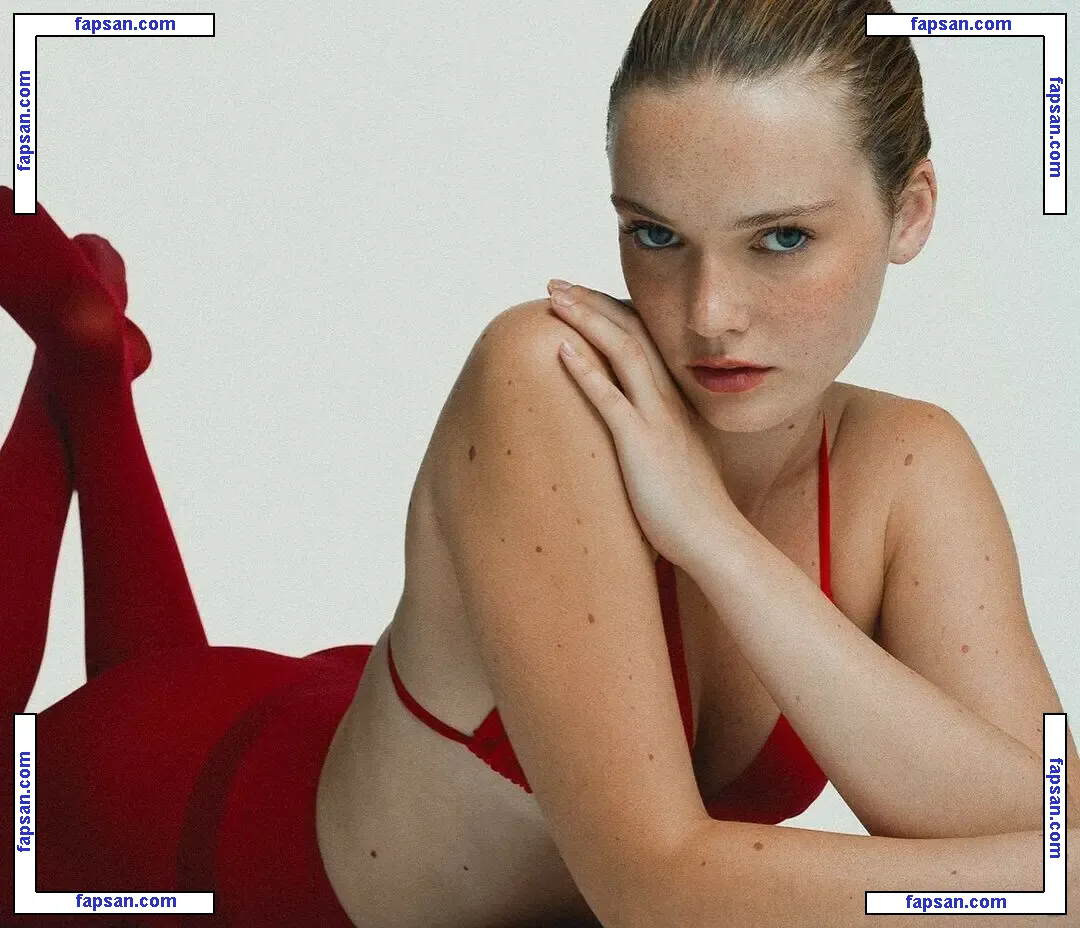 Viola Kovesh nude photo #0001 from OnlyFans