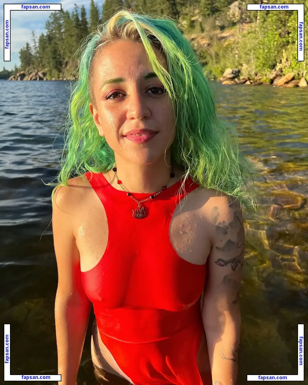 Violet Bombs nude photo #0009 from OnlyFans