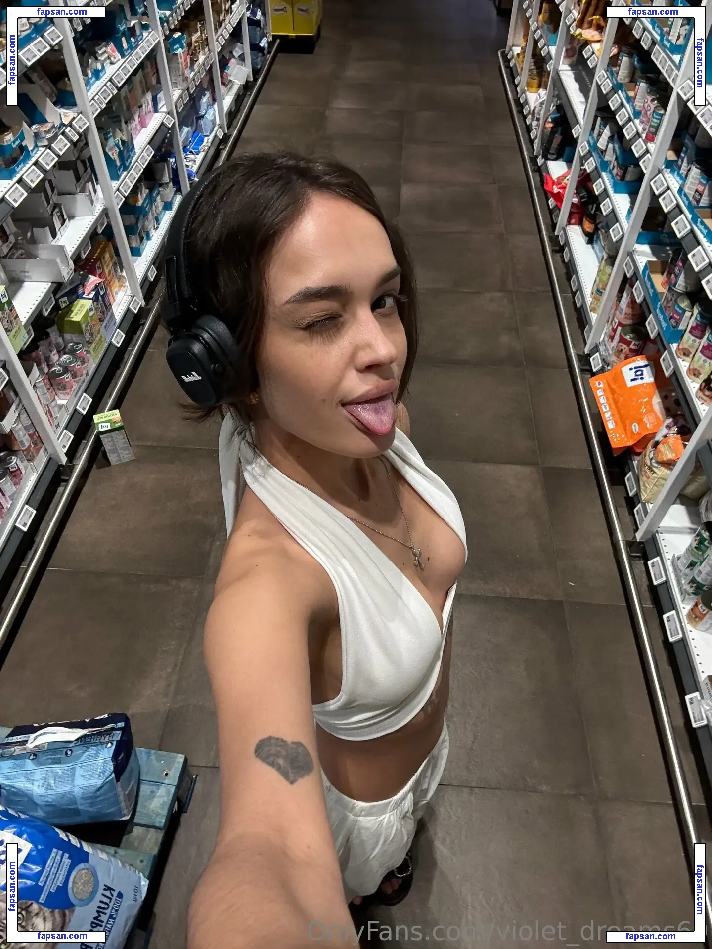Violet_Dreams69 nude photo #0006 from OnlyFans