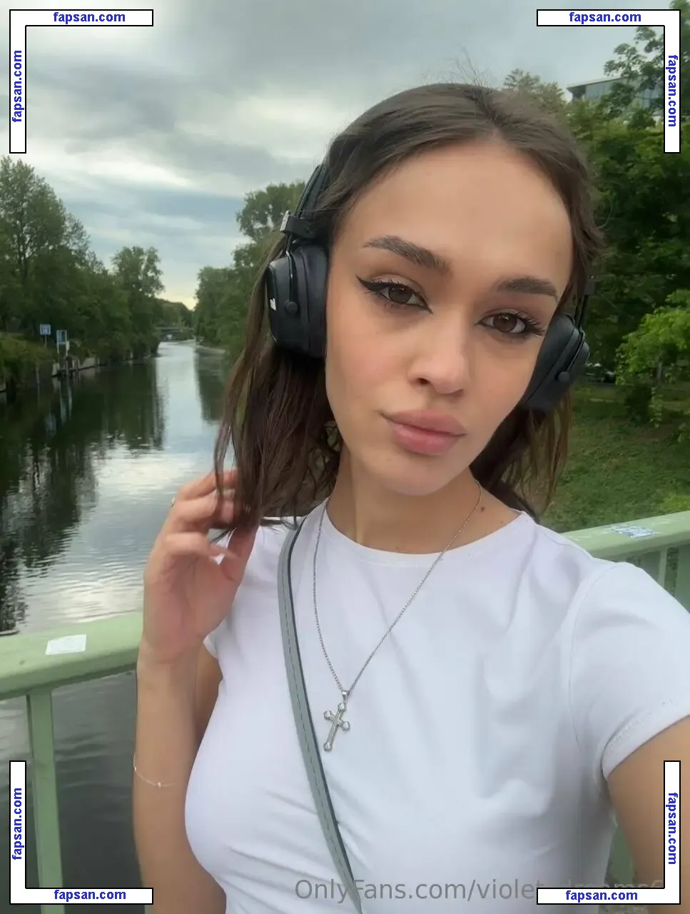 Violet_Dreams69 nude photo #0007 from OnlyFans