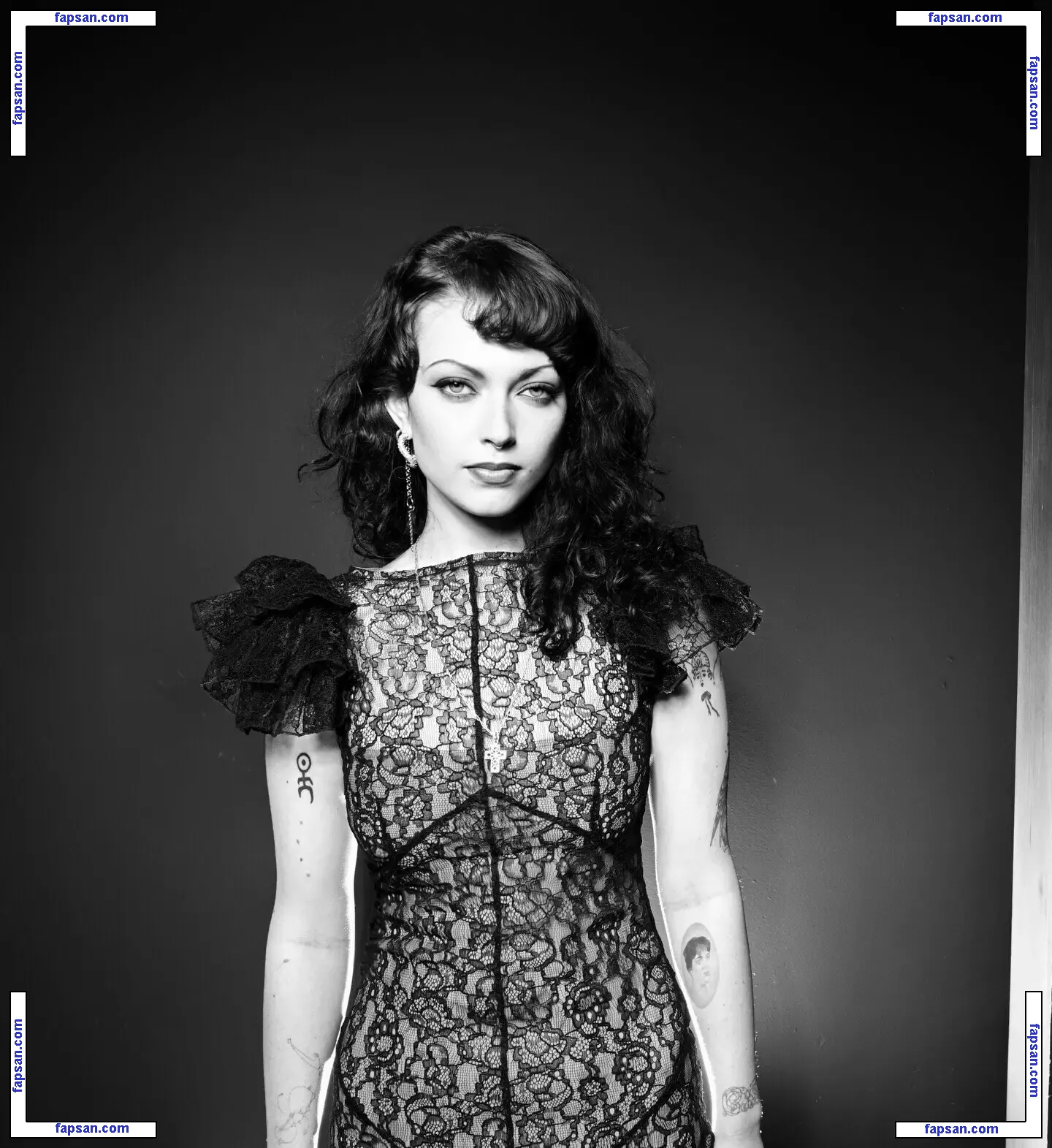 Violet Grohl nude photo #0005 from OnlyFans