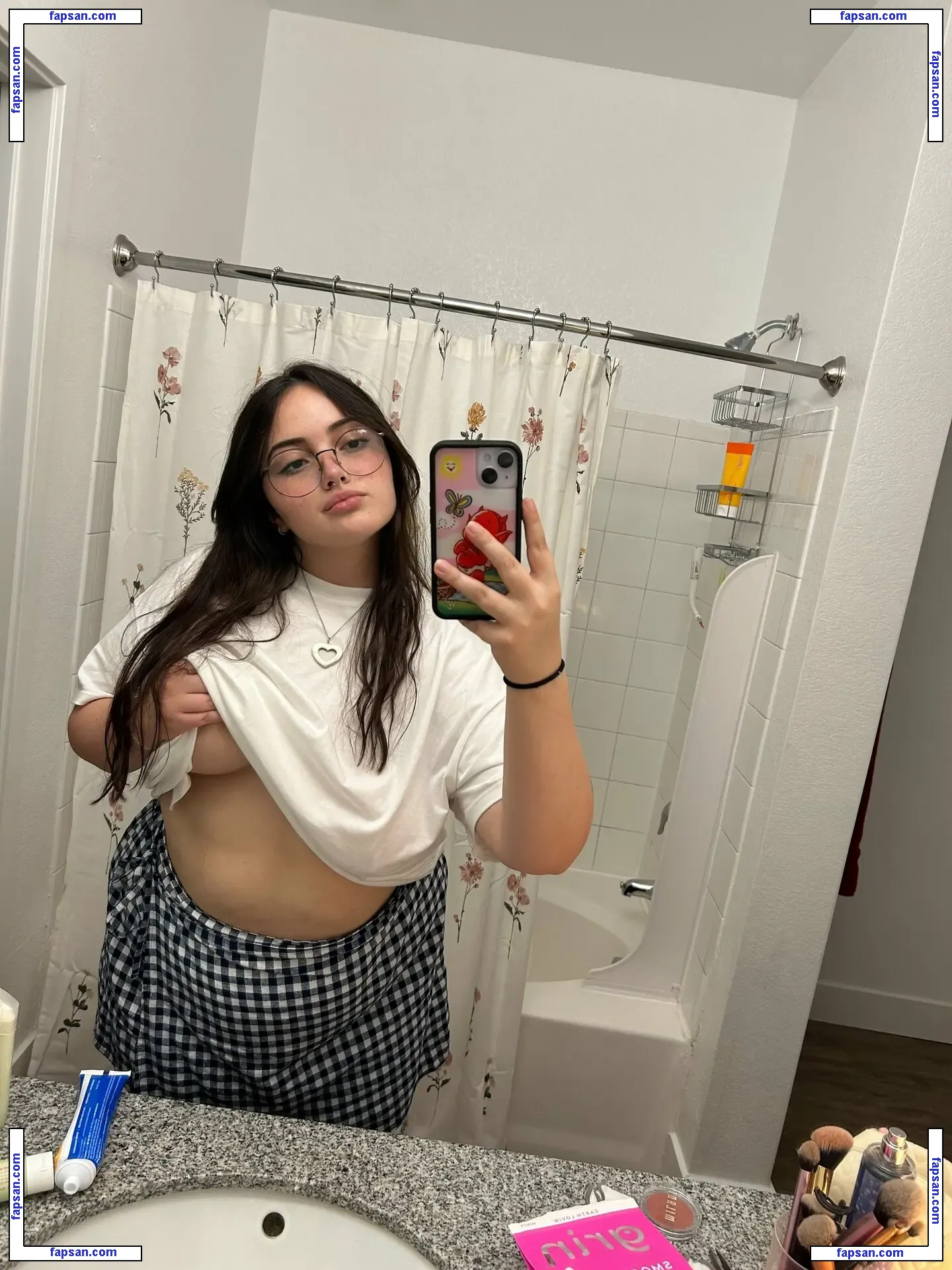 violet_harmon nude photo #0025 from OnlyFans