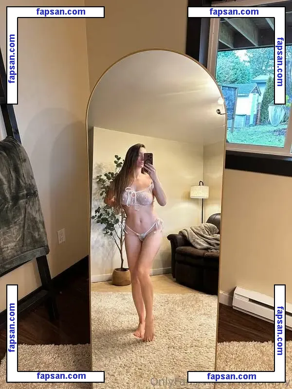 Violetplustommy голая фото #0026 с Онлифанс