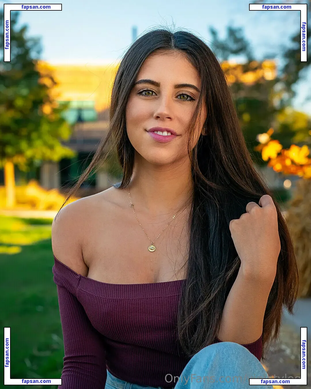 violetvlogs nude photo #0001 from OnlyFans