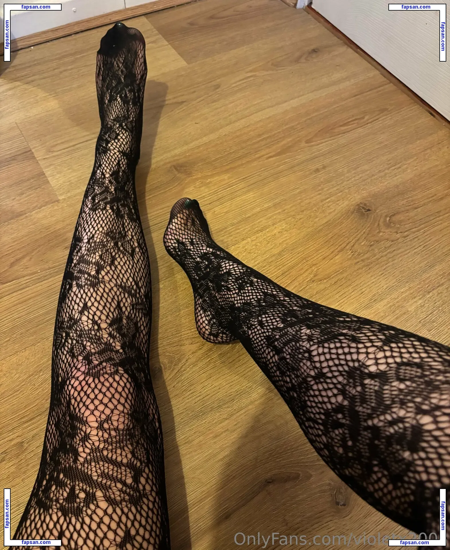violetx2003 nude photo #0002 from OnlyFans