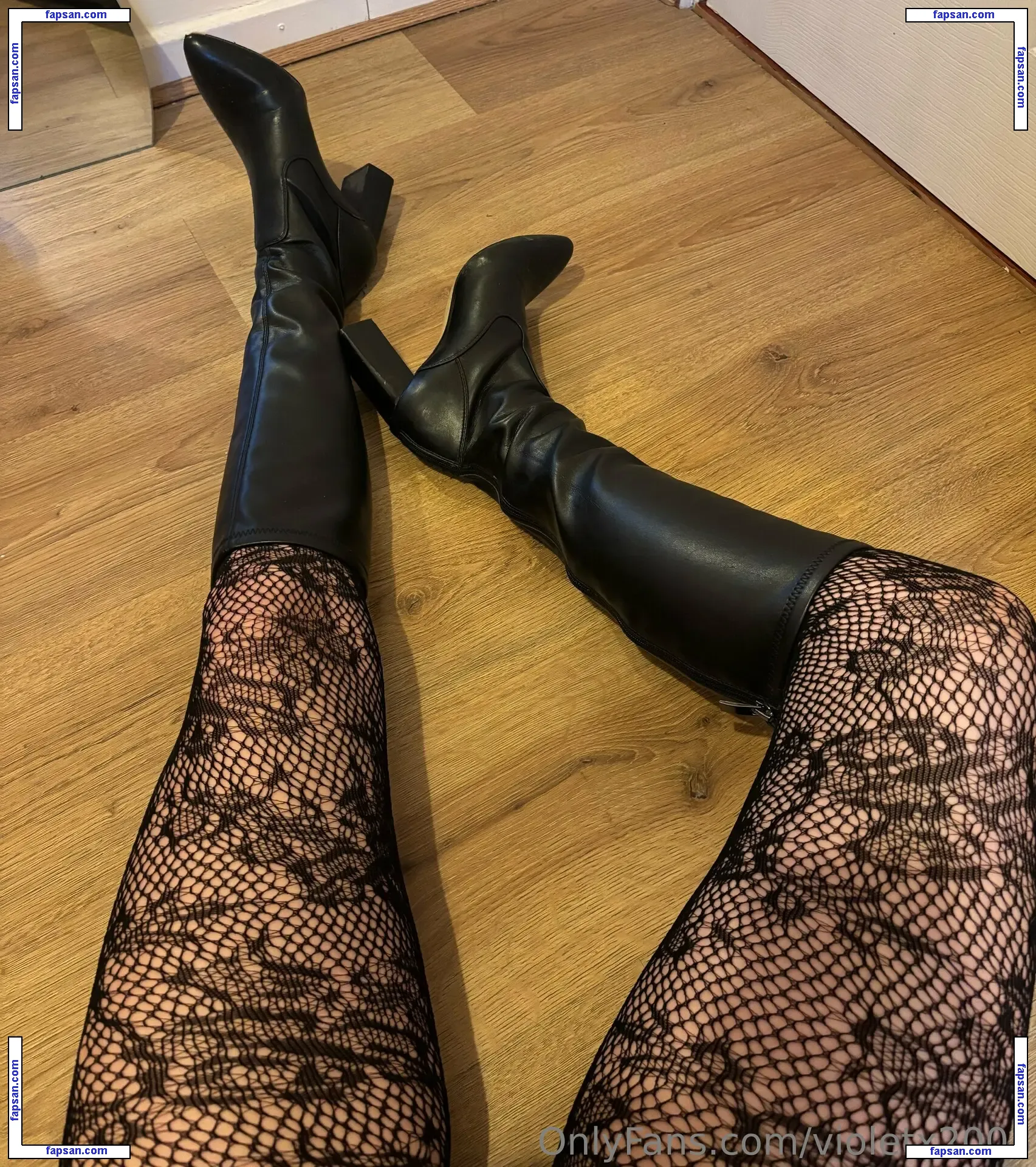 violetx2003 nude photo #0003 from OnlyFans