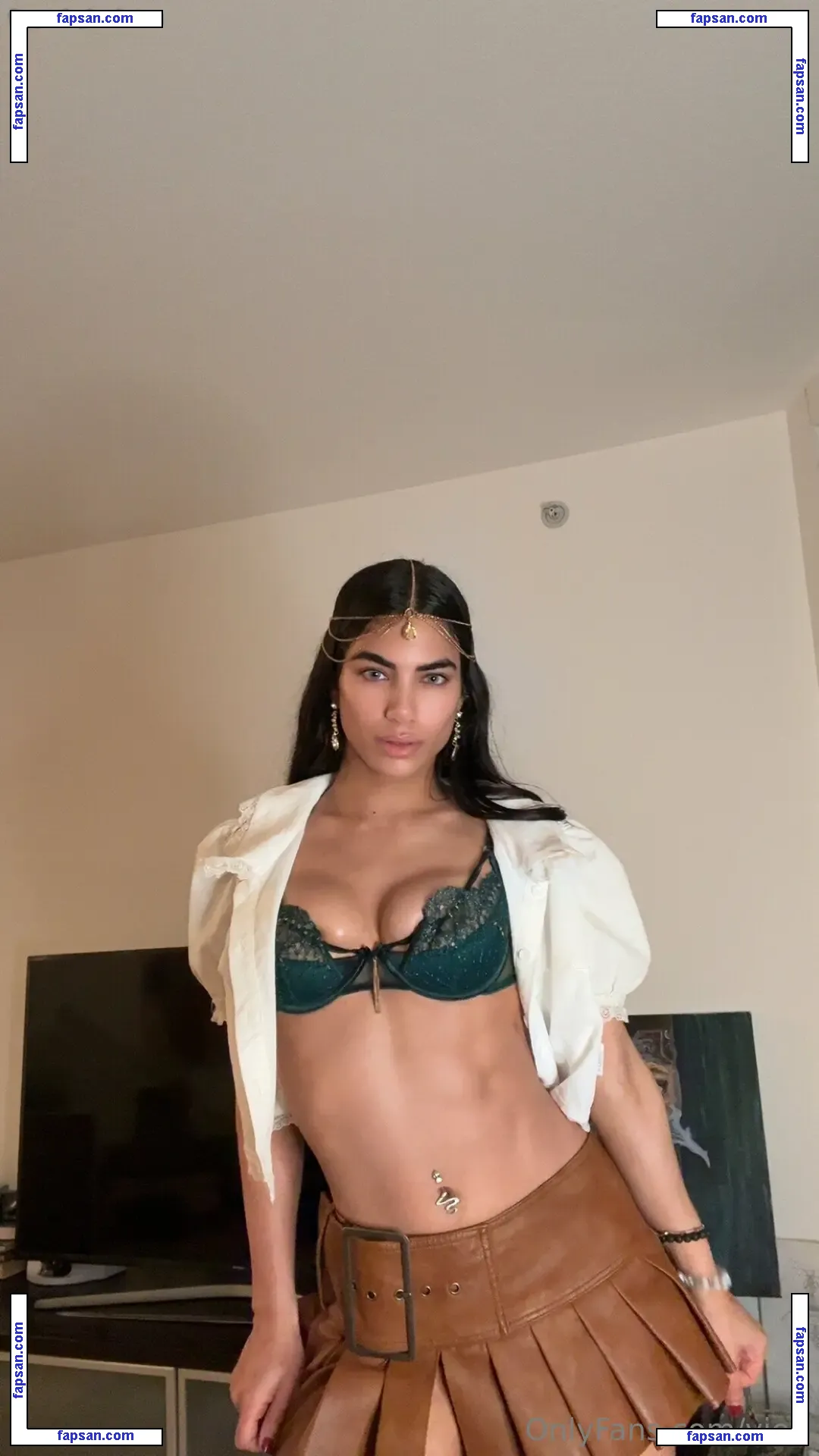 vioti nude photo #0032 from OnlyFans
