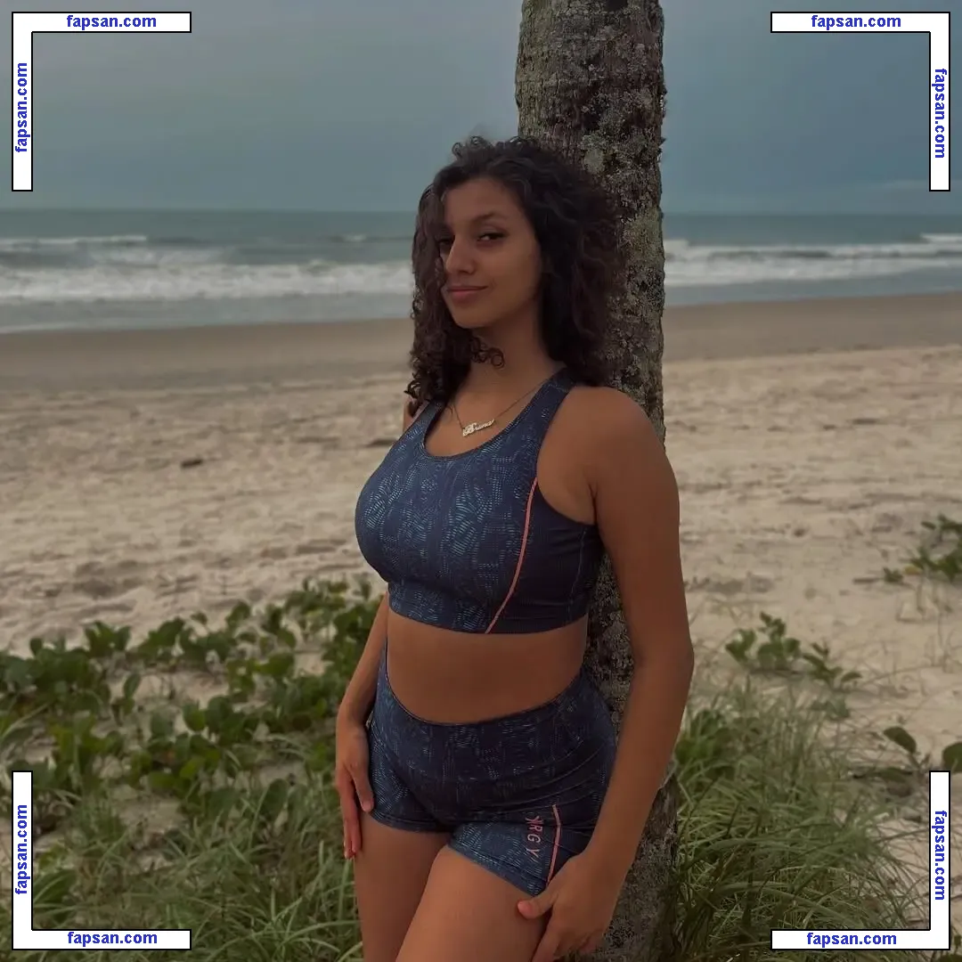 virginniasiqueira nude photo #0008 from OnlyFans