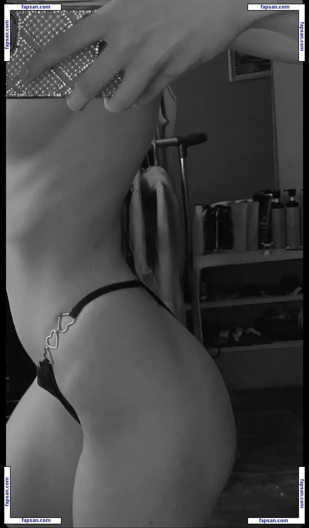 Vitalina22 nude photo #0020 from OnlyFans