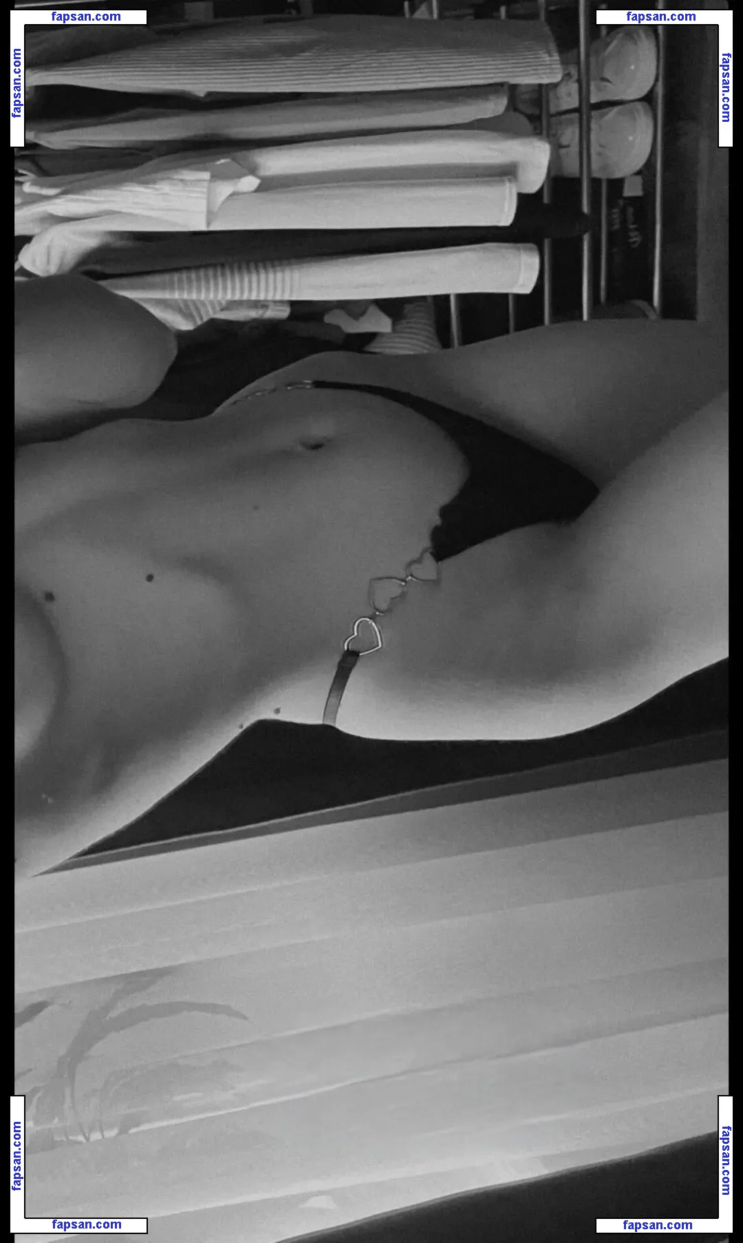 Vitalina22 nude photo #0021 from OnlyFans