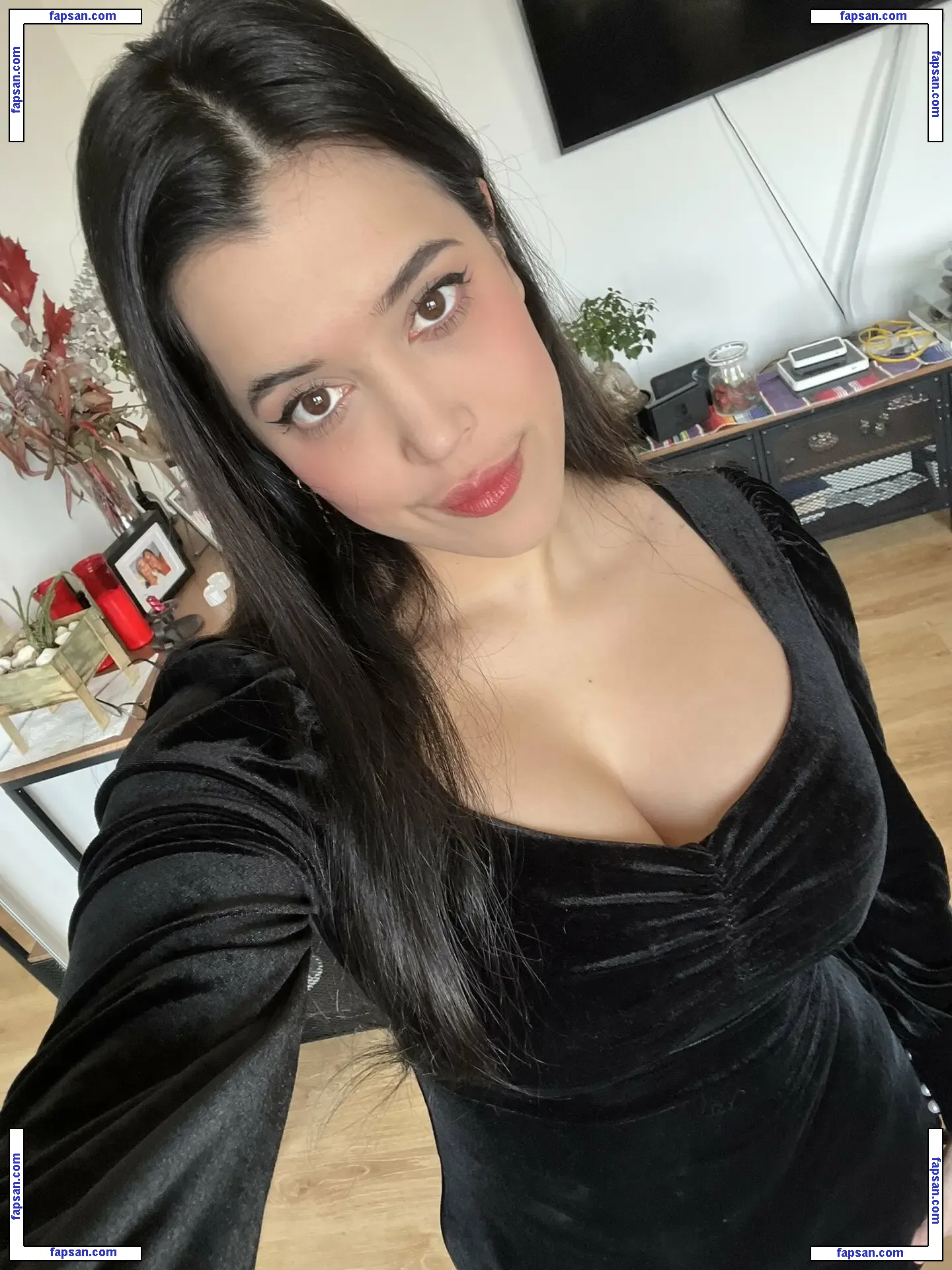 Vivi Tarantino nude photo #0022 from OnlyFans