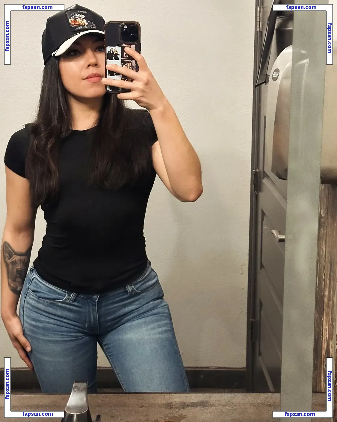 Vivian Saldana nude photo #0003 from OnlyFans