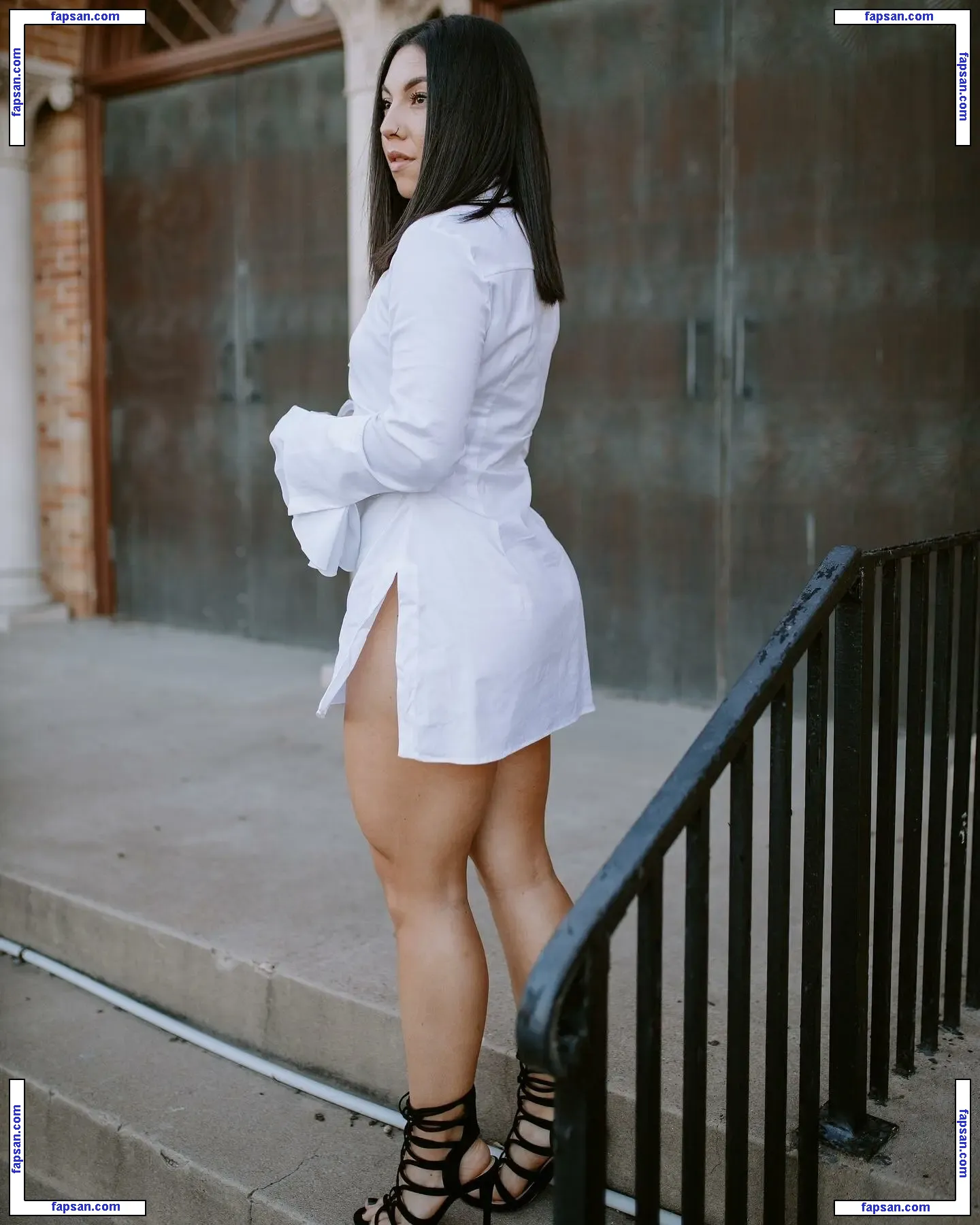Vivian Saldana nude photo #0007 from OnlyFans
