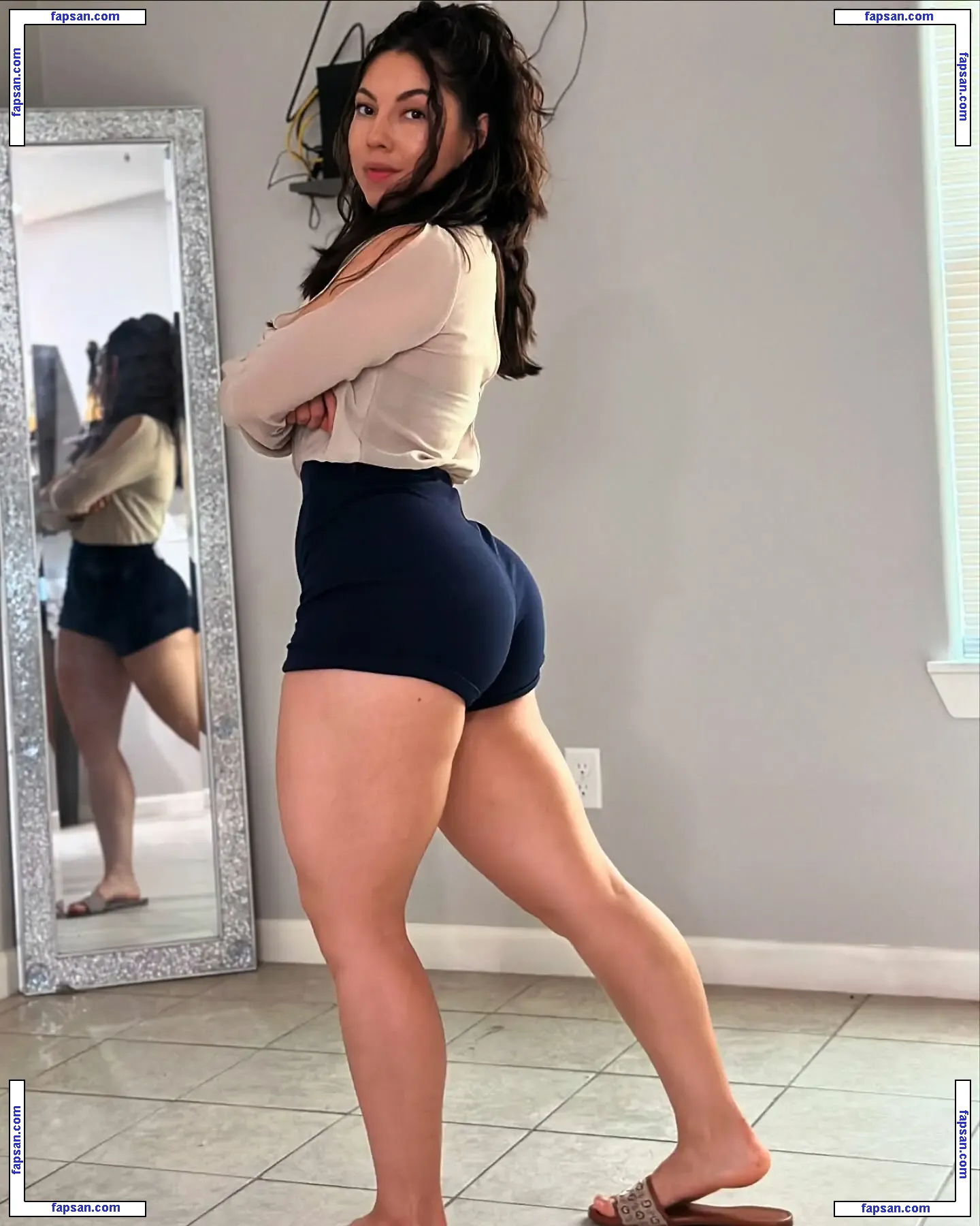 Vivian Saldana nude photo #0027 from OnlyFans