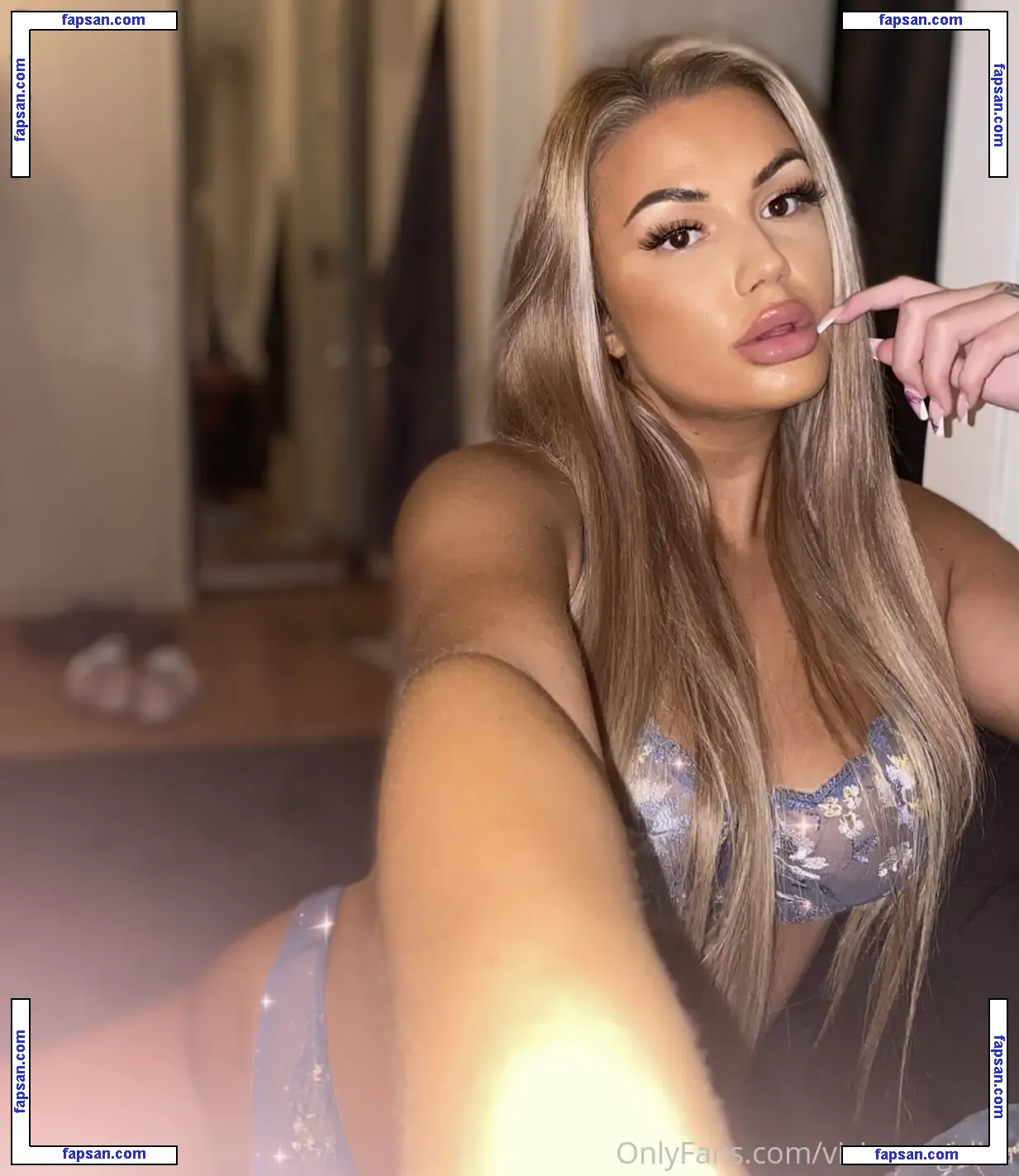 vivianangelica nude photo #0002 from OnlyFans