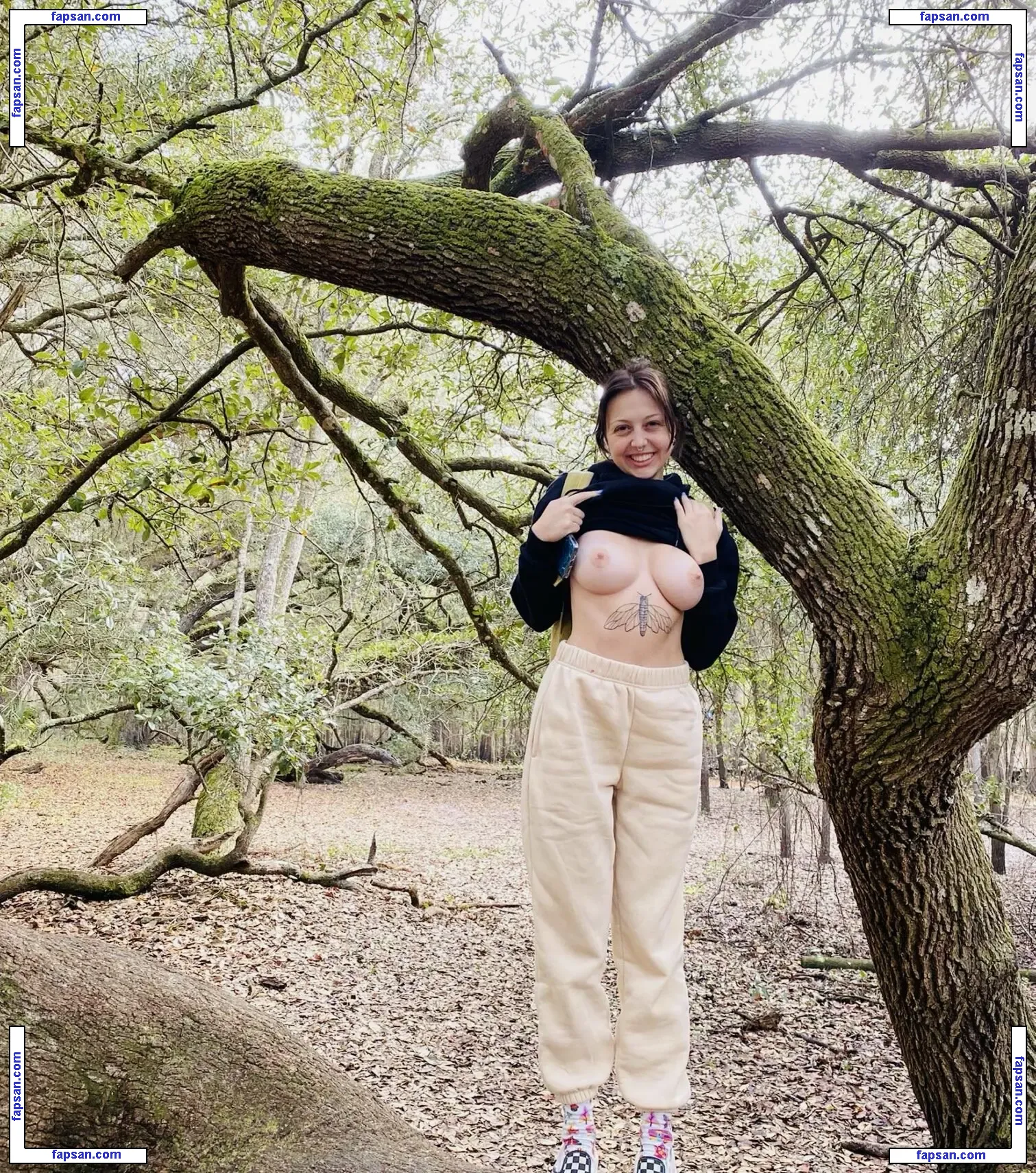 Vixen Liz nude photo #0005 from OnlyFans