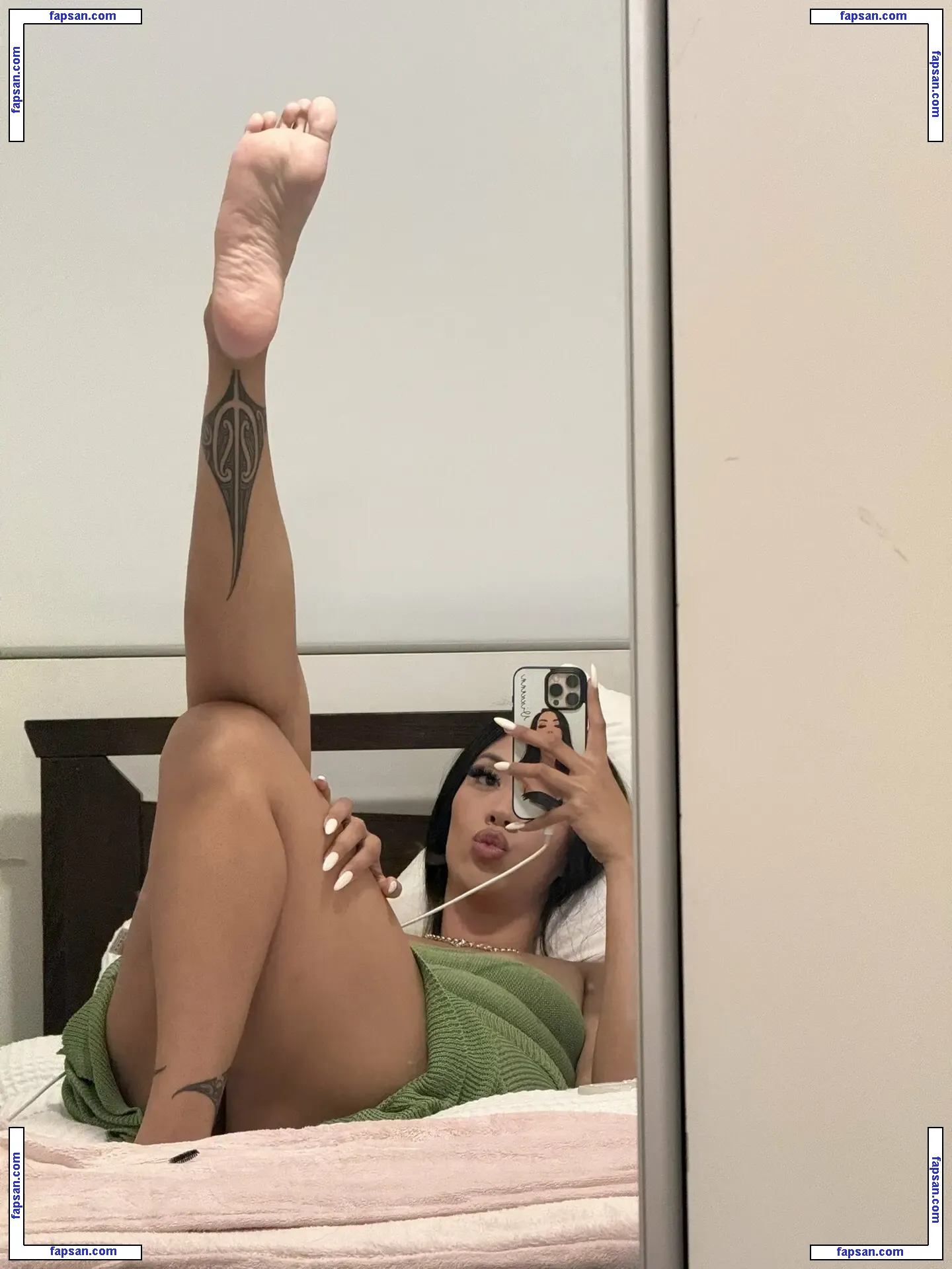 vixxenn7 nude photo #0012 from OnlyFans