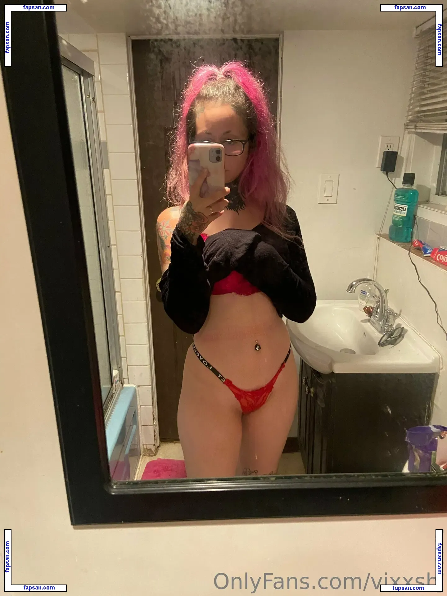 vixxshi nude photo #0012 from OnlyFans