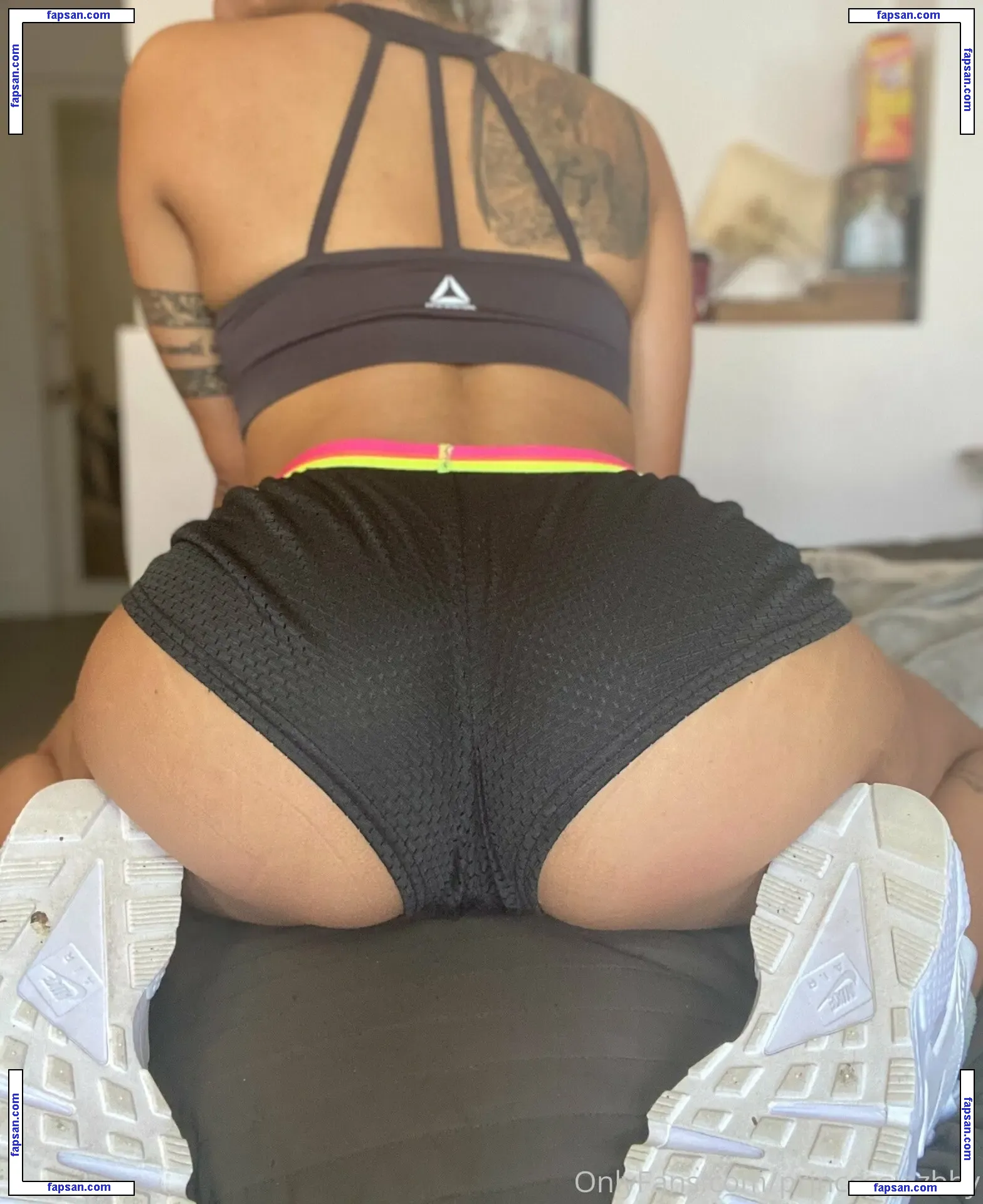 volleyballslut / scrapbookqn nude photo #0054 from OnlyFans