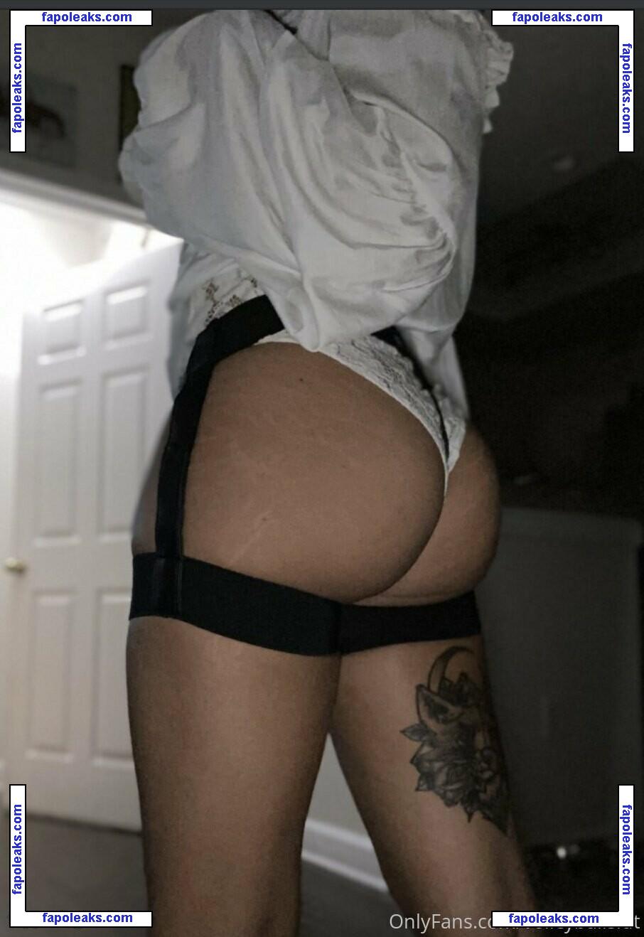 volleyballslut / scrapbookqn nude photo #0060 from OnlyFans