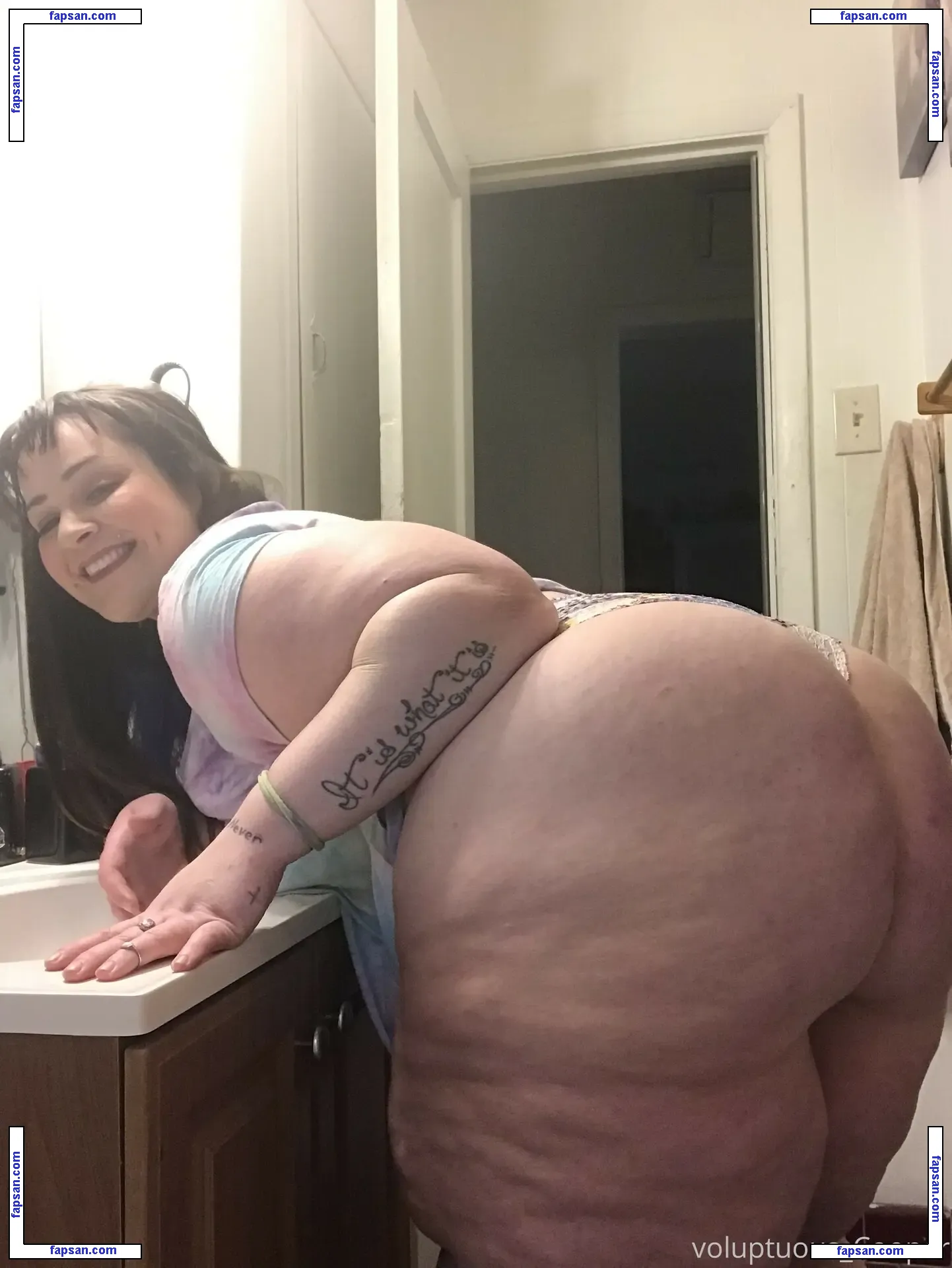 voluptuous_cooper nude photo #0045 from OnlyFans
