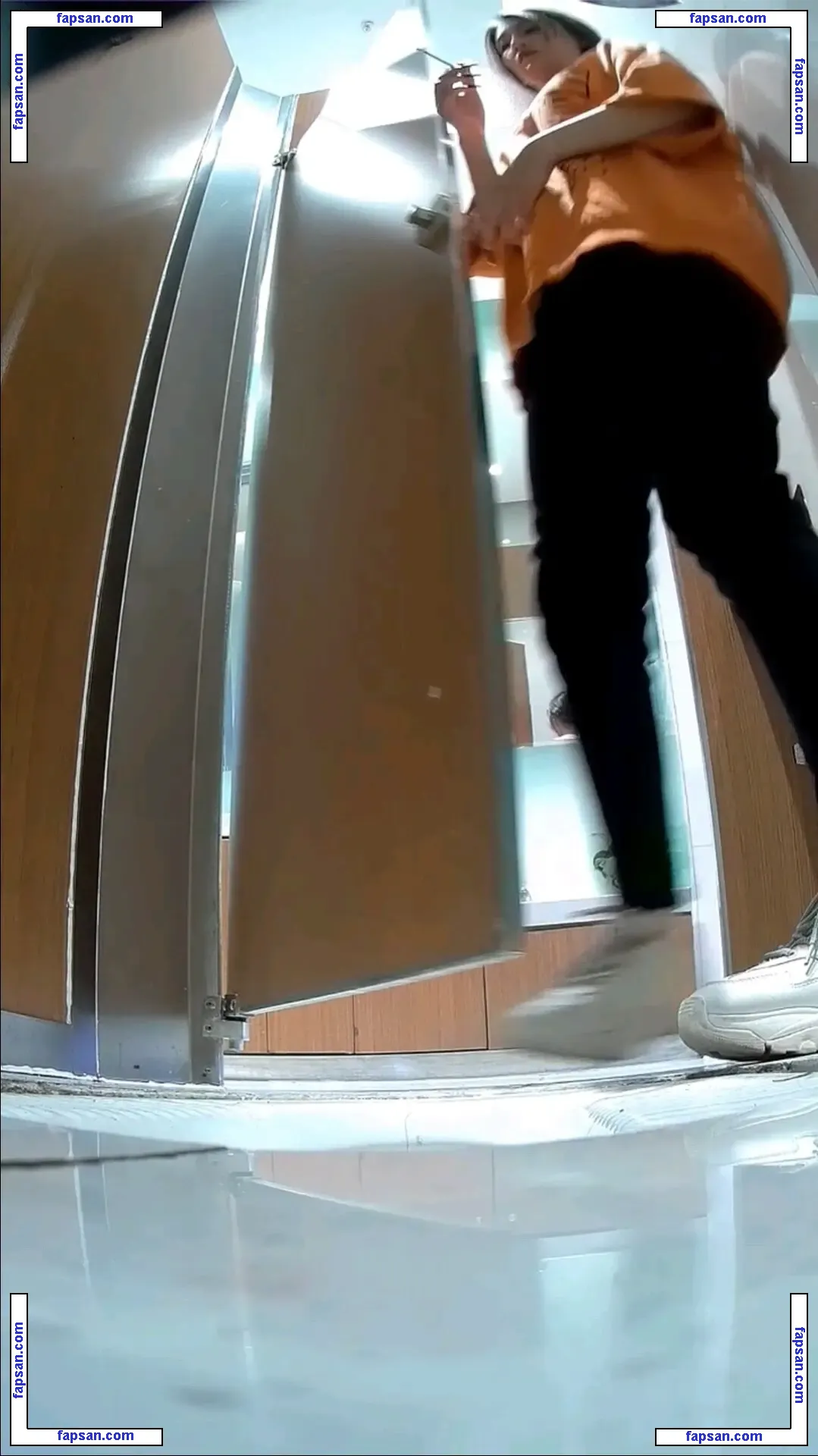 Voyeur Asian Pissing Toilet &Amp Upskirts Only голая фото #0014 с Онлифанс