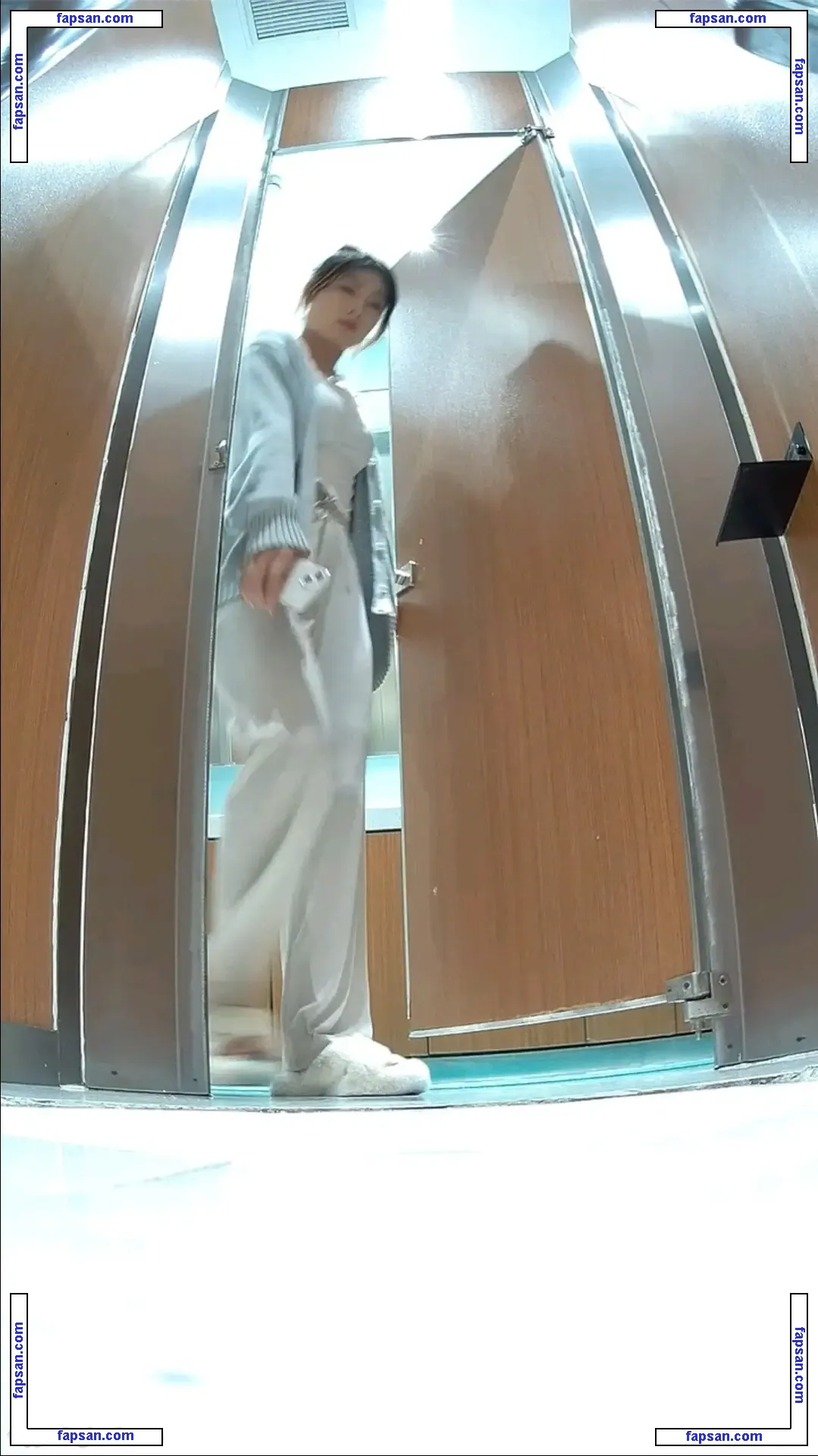 Voyeur Asian Pissing Toilet &Amp Upskirts Only голая фото #0015 с Онлифанс