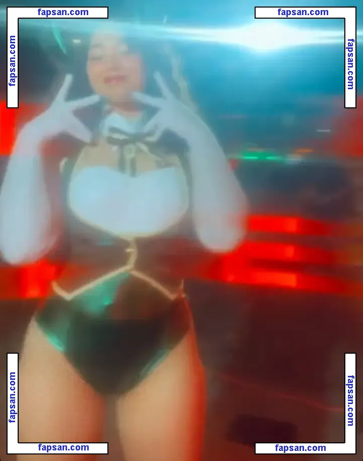 vrv0 голая фото #0023 с Онлифанс