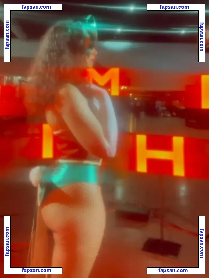 vrv0 голая фото #0026 с Онлифанс