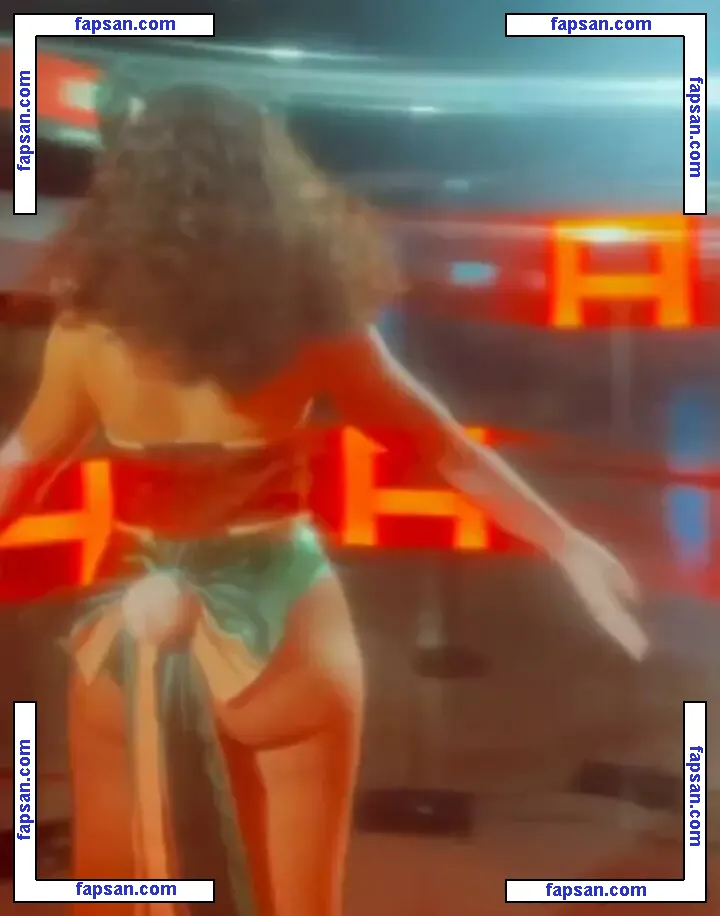 vrv0 голая фото #0027 с Онлифанс