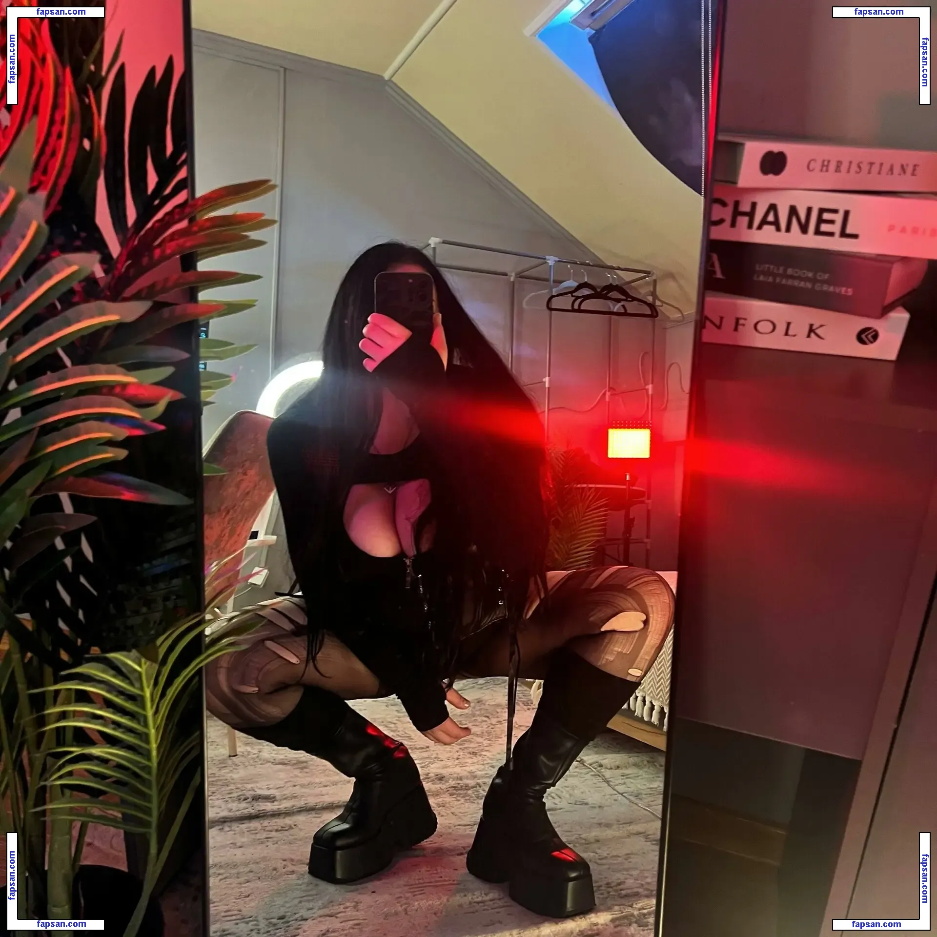 vulgarmanners_ голая фото #0002 с Онлифанс