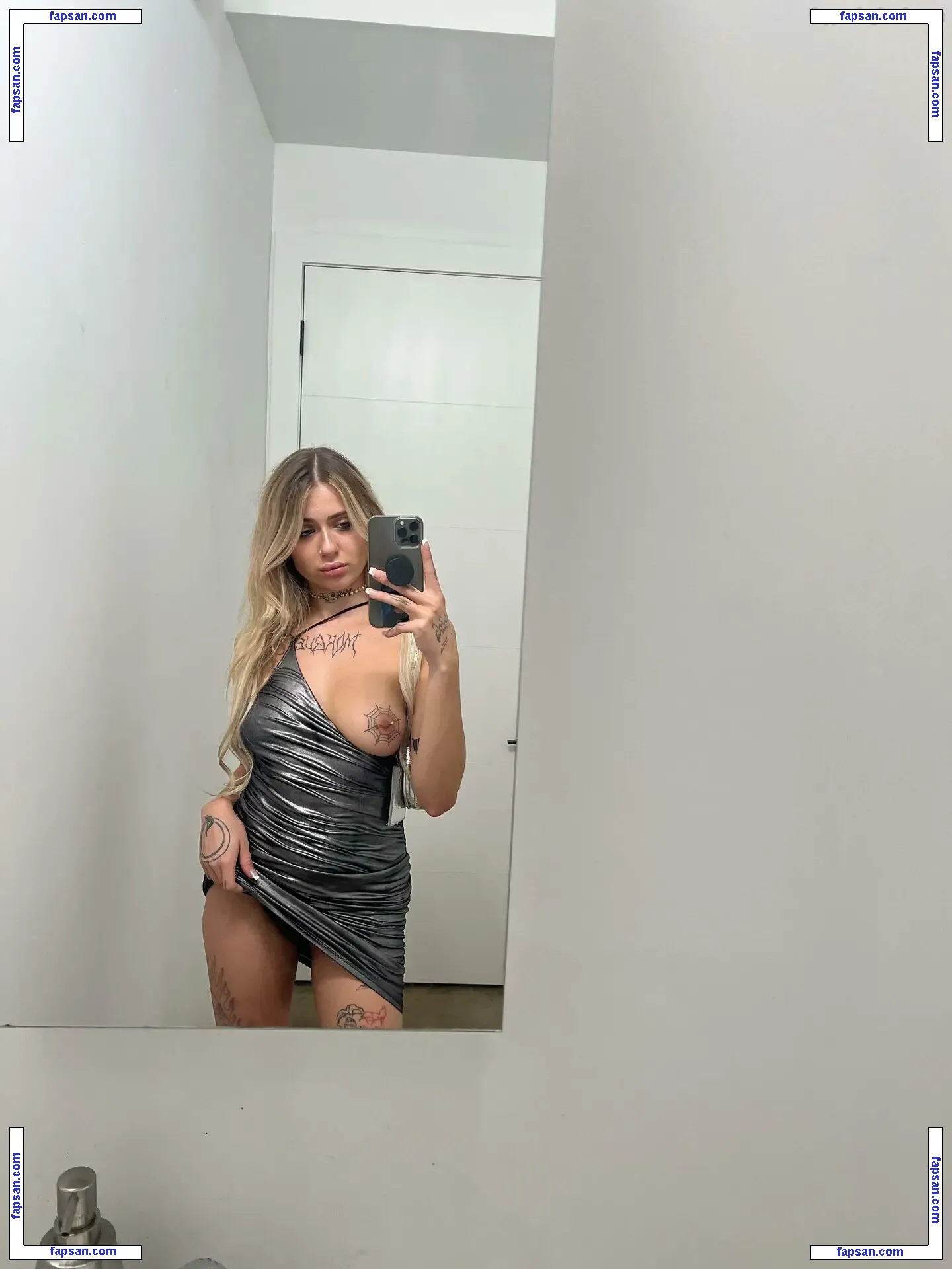 vulgart nude photo #0003 from OnlyFans