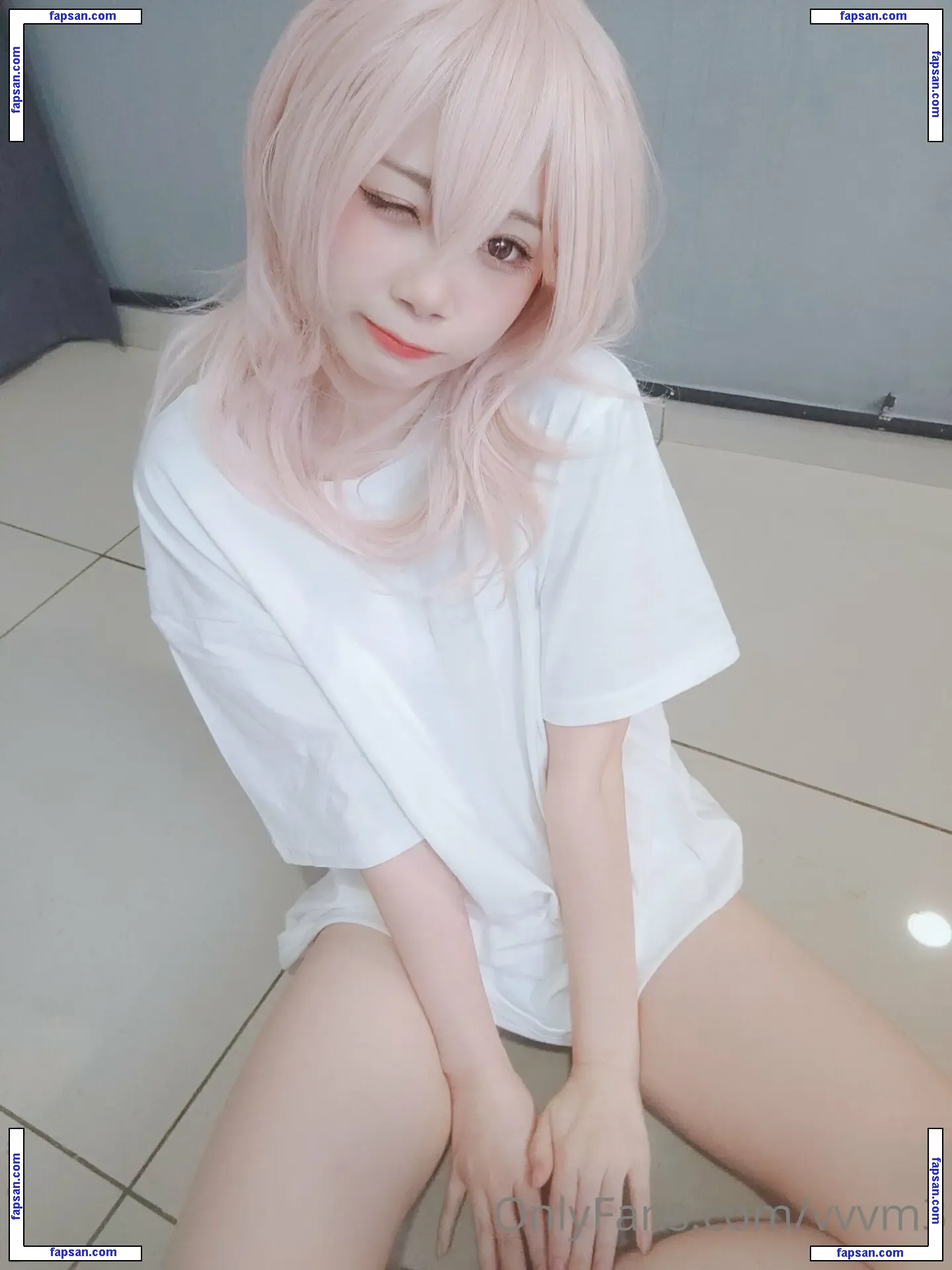 vvvm3 nude photo #0002 from OnlyFans