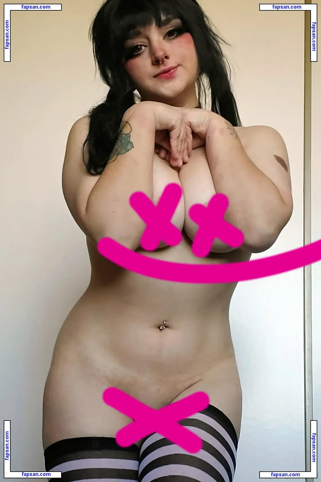 vykyryfree nude photo #0025 from OnlyFans