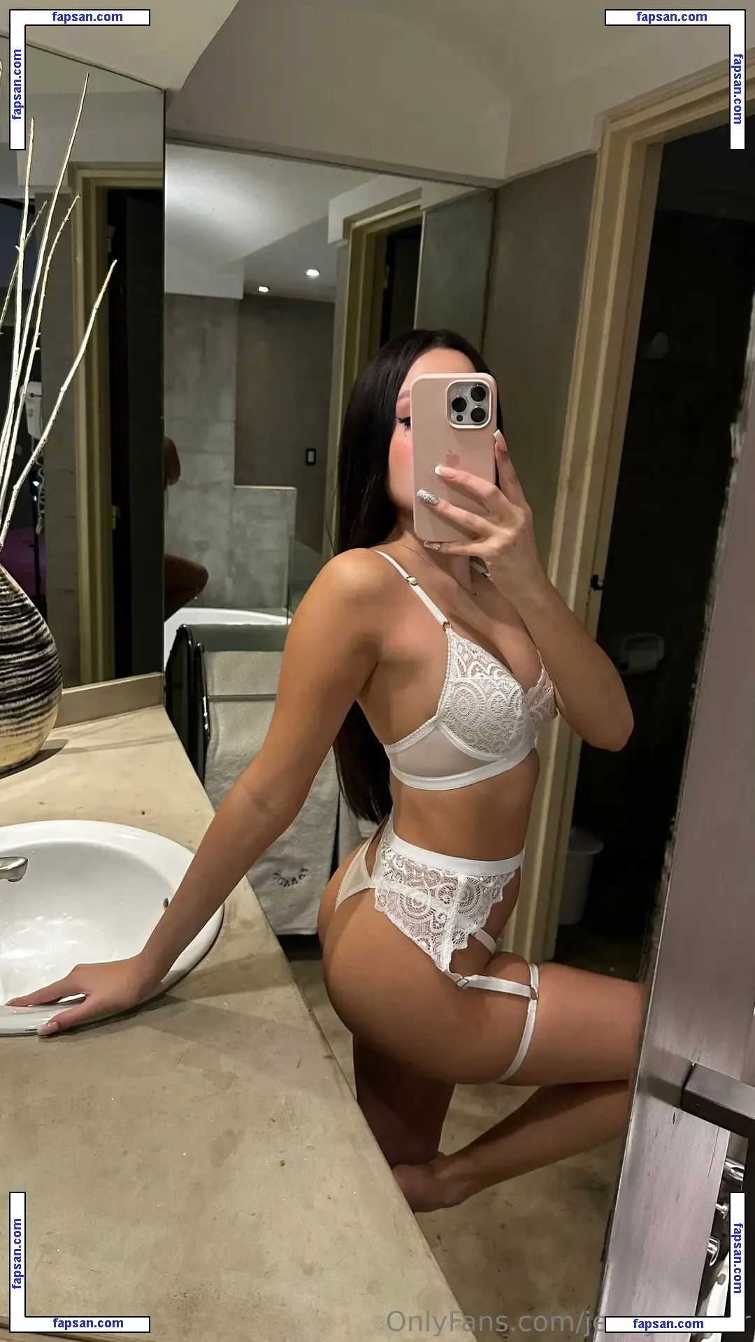 Waifujennyy nude photo #0003 from OnlyFans