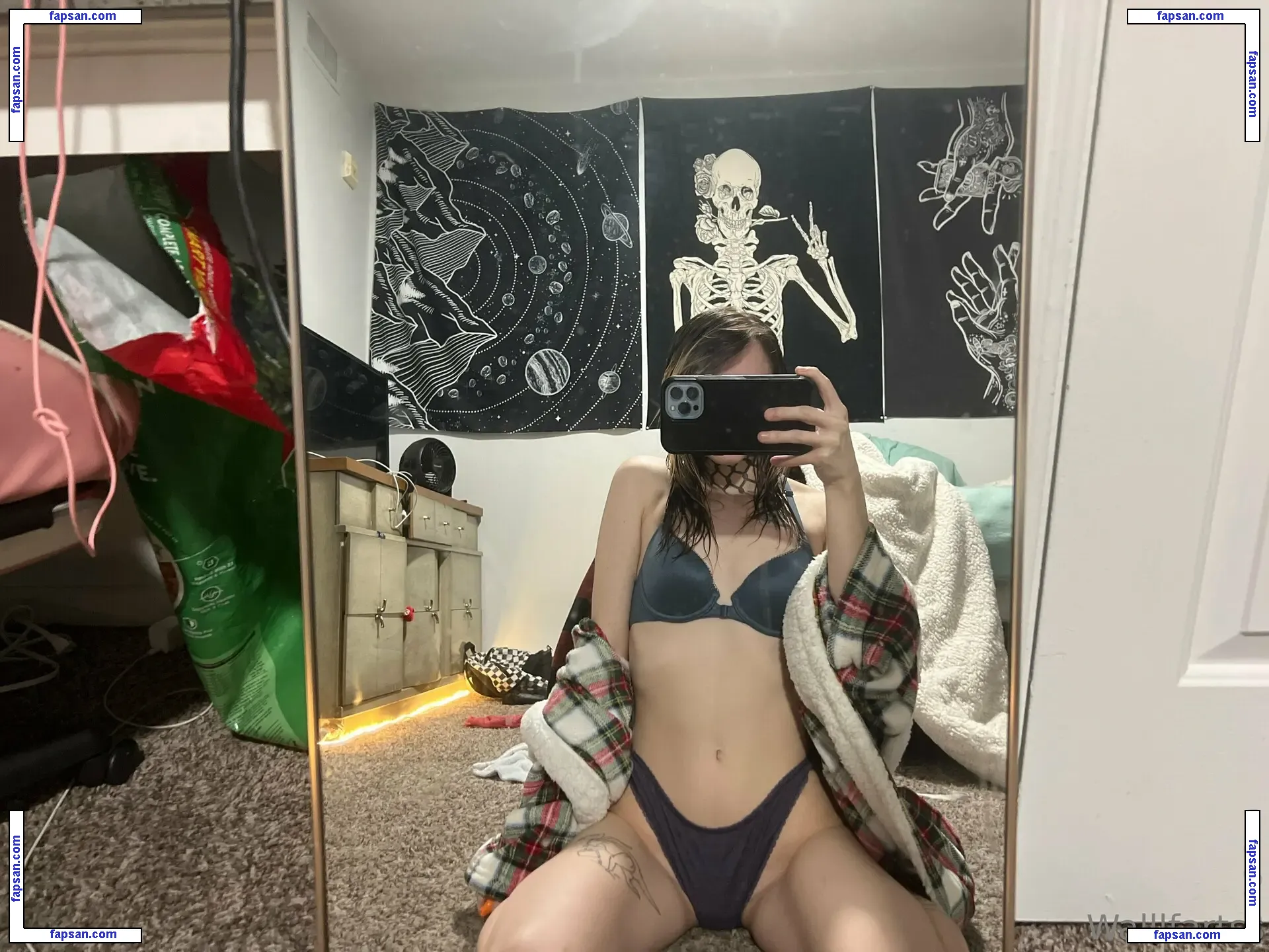 Wallfartss nude photo #0083 from OnlyFans