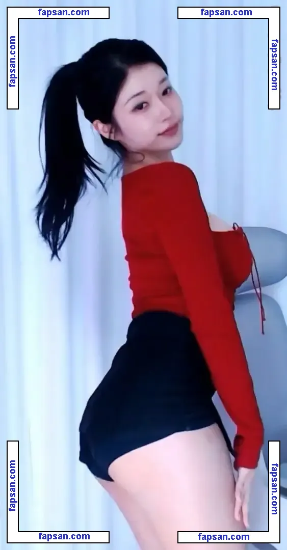 wannabe33 nude photo #0071 from OnlyFans