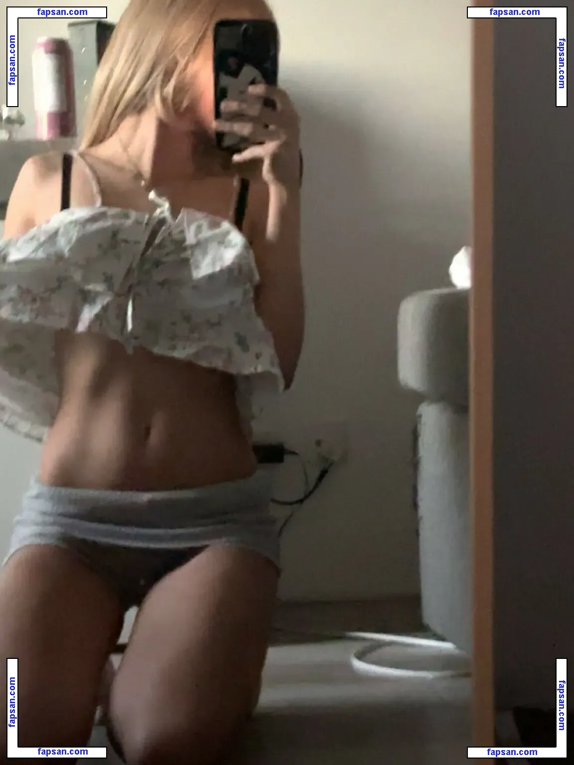 warmdinner голая фото #0009 с Онлифанс