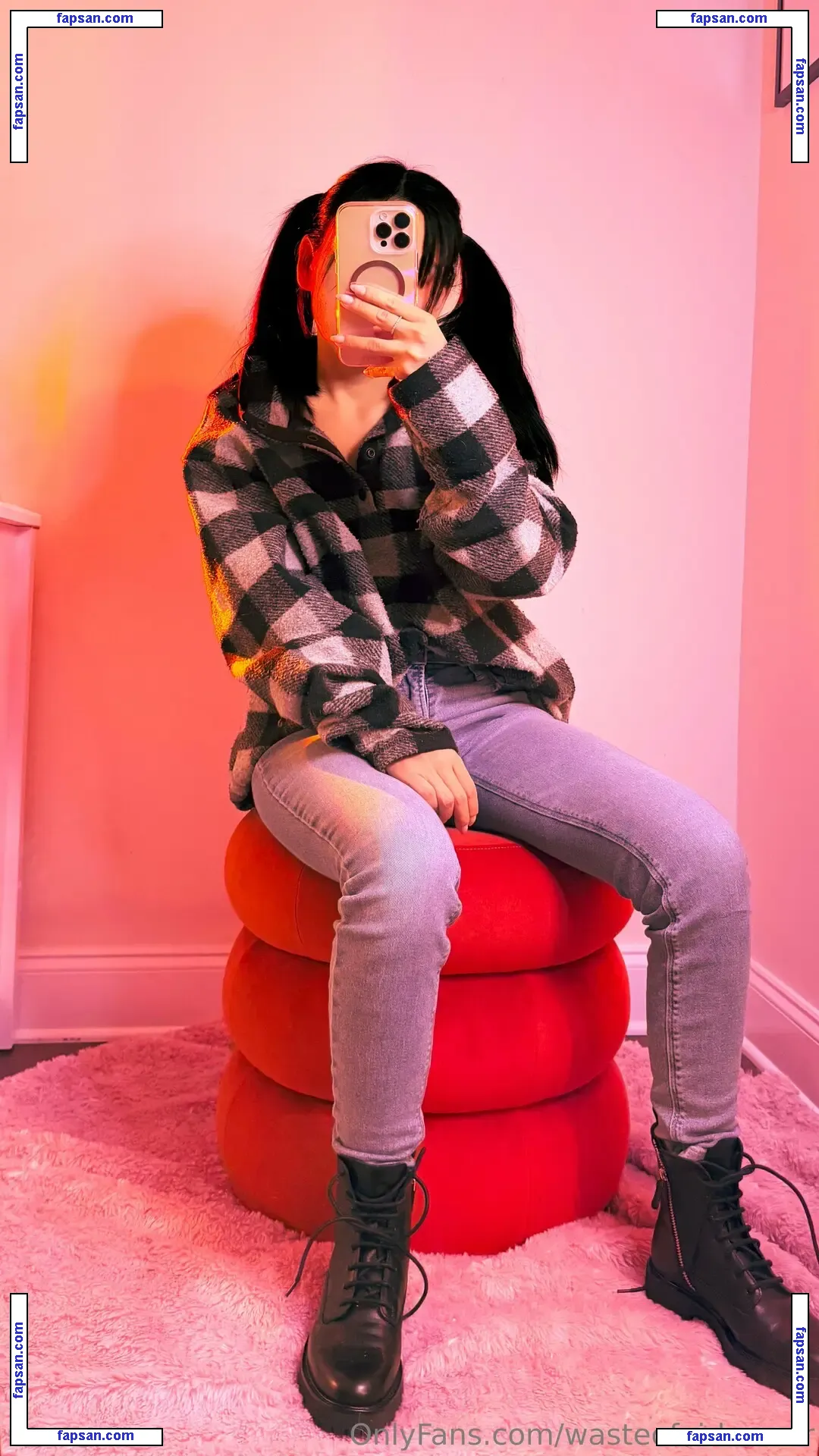 wasteofairburner nude photo #0005 from OnlyFans